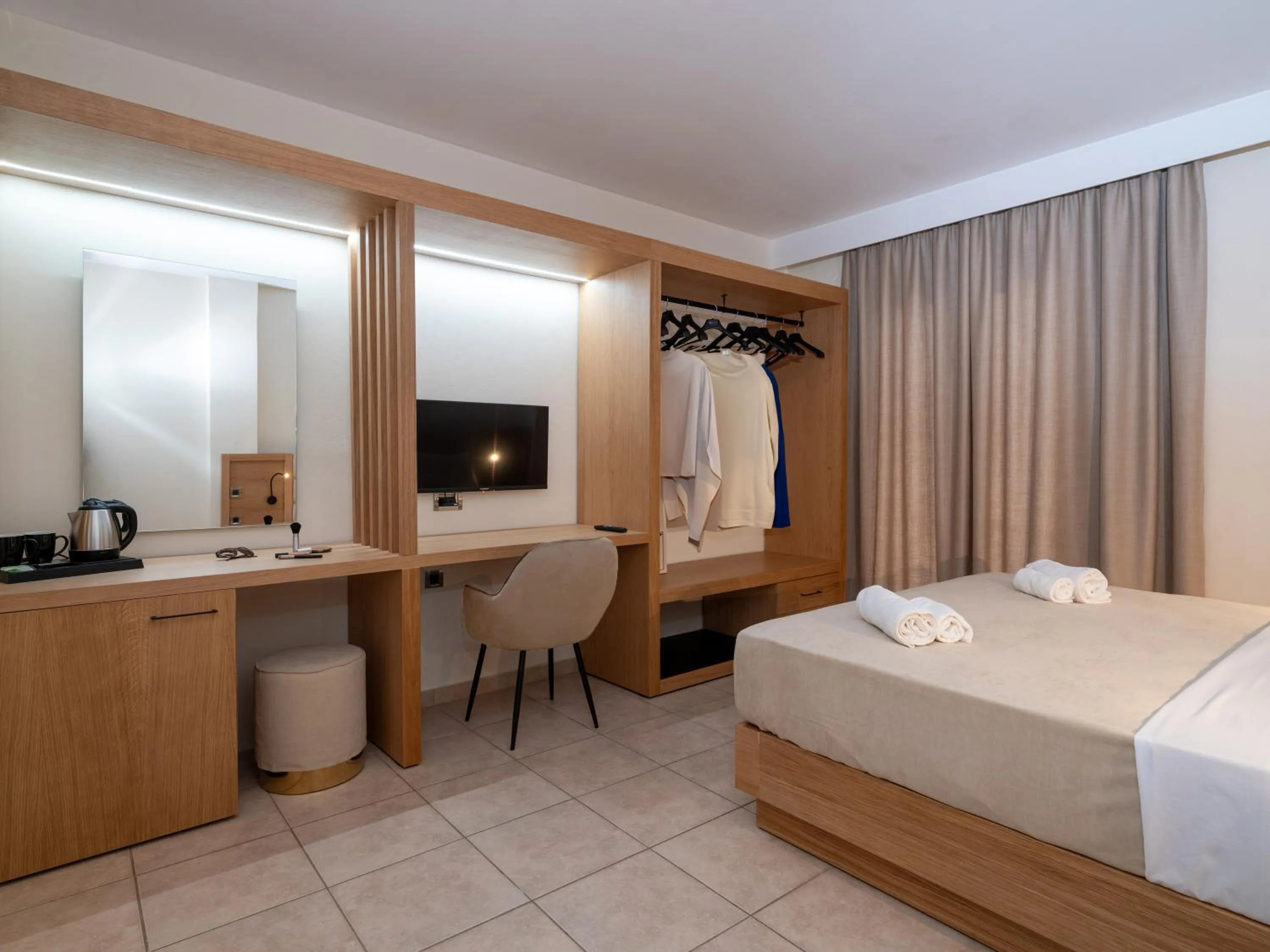 TV and multimedia in Calypso Hotel