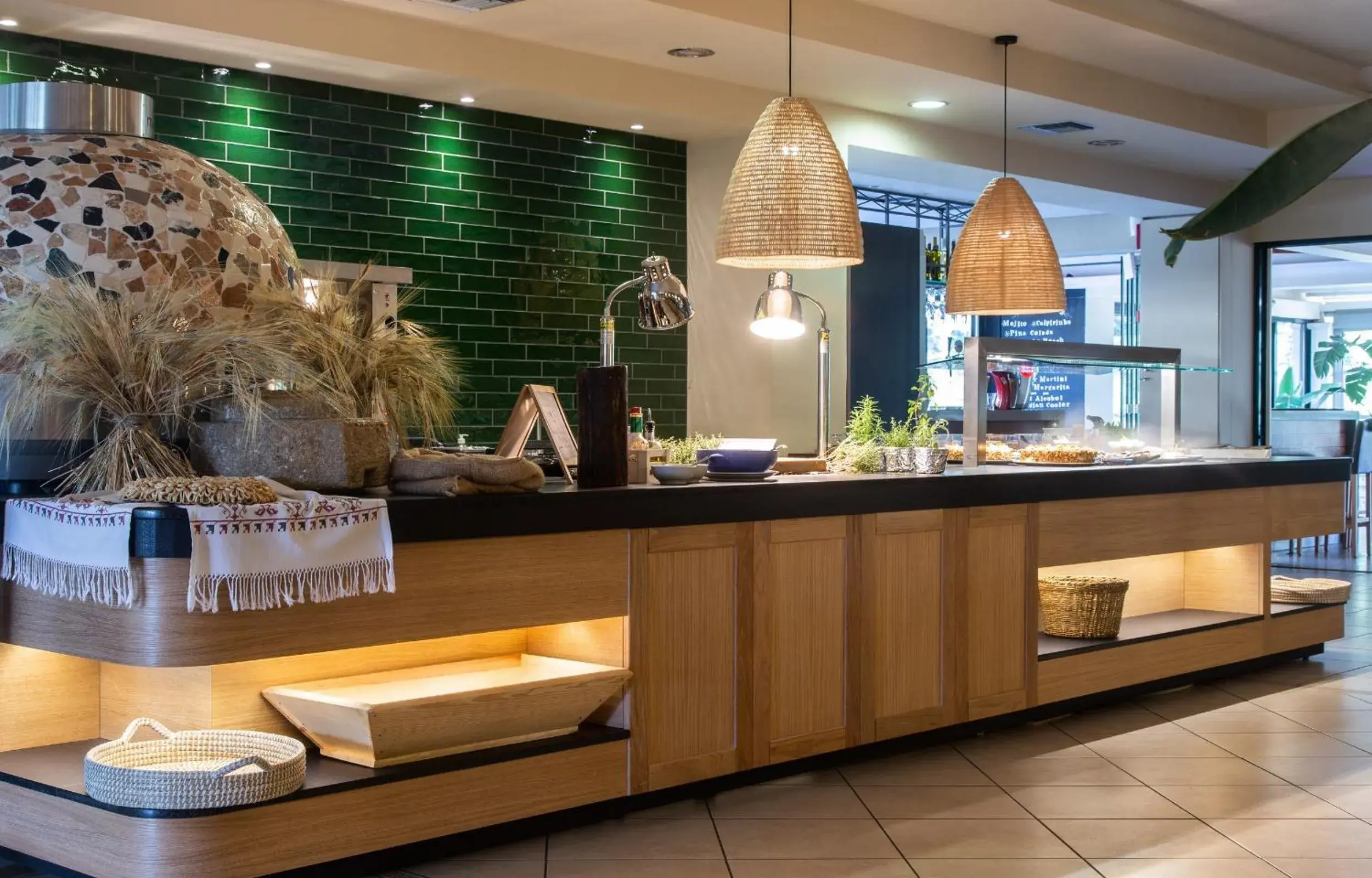 Restaurant/places to eat in Paralos Irini Mare Restaurant/places to eat in Paralos Irini Mare