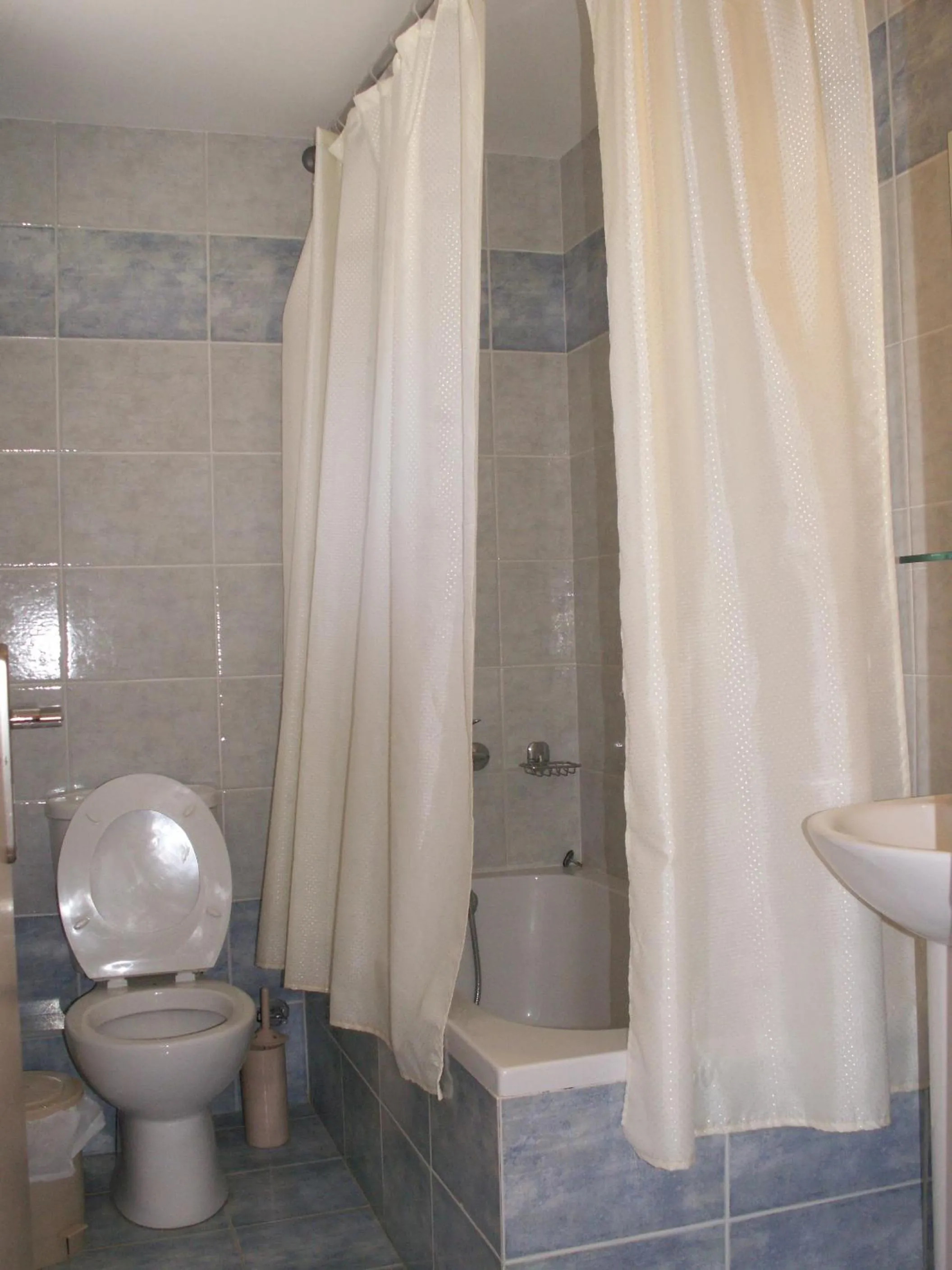 Kastro Beach Hotel