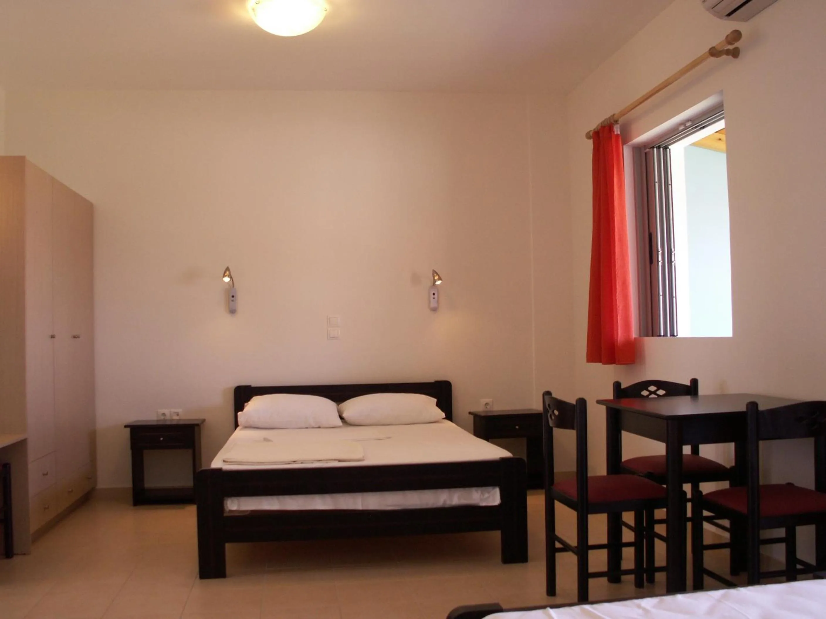 Photo of the whole room, Bed in Kastro Beach Hotel