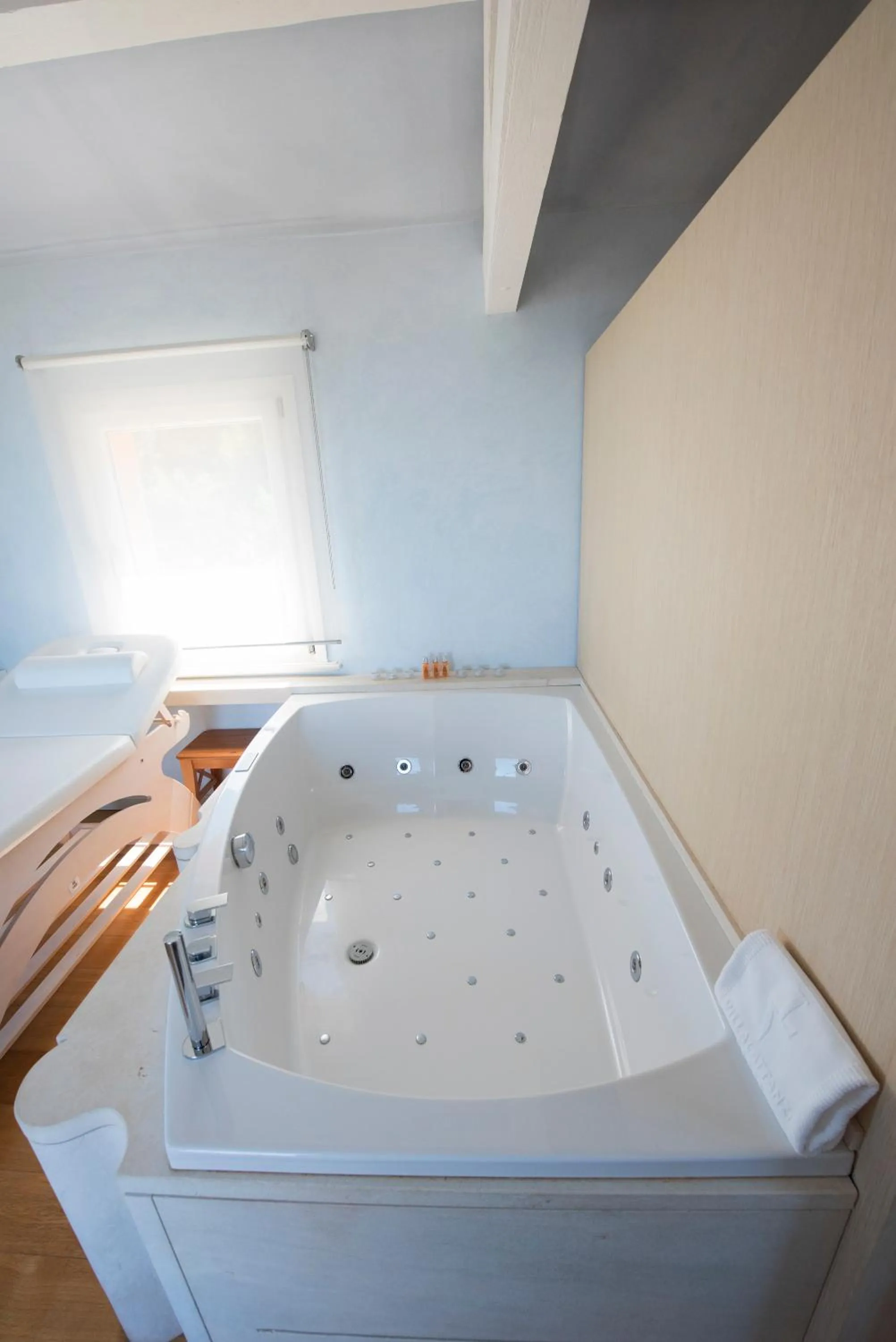 Hot Tub in Villa Lattanzi