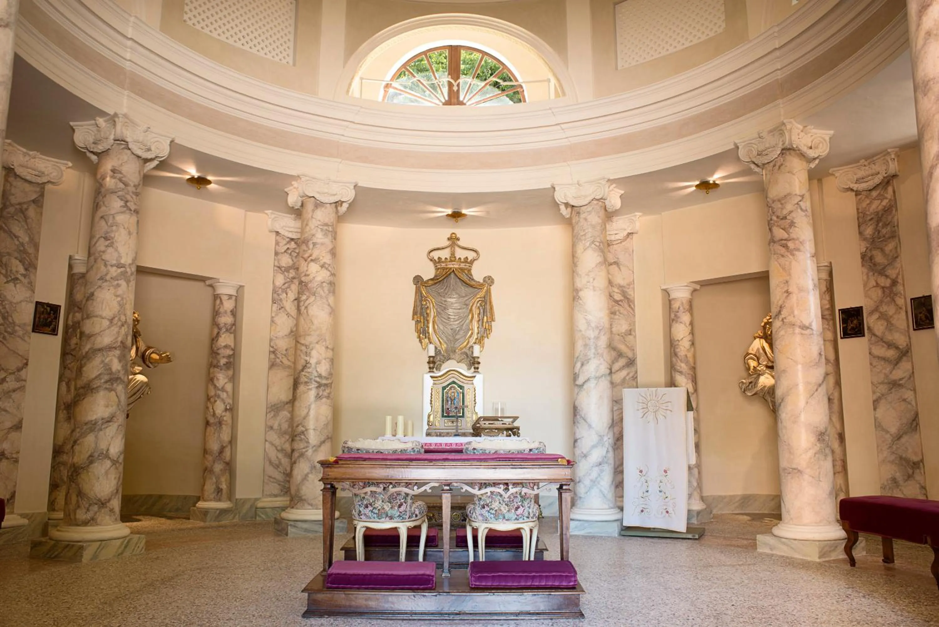 Decorative detail in Villa Lattanzi