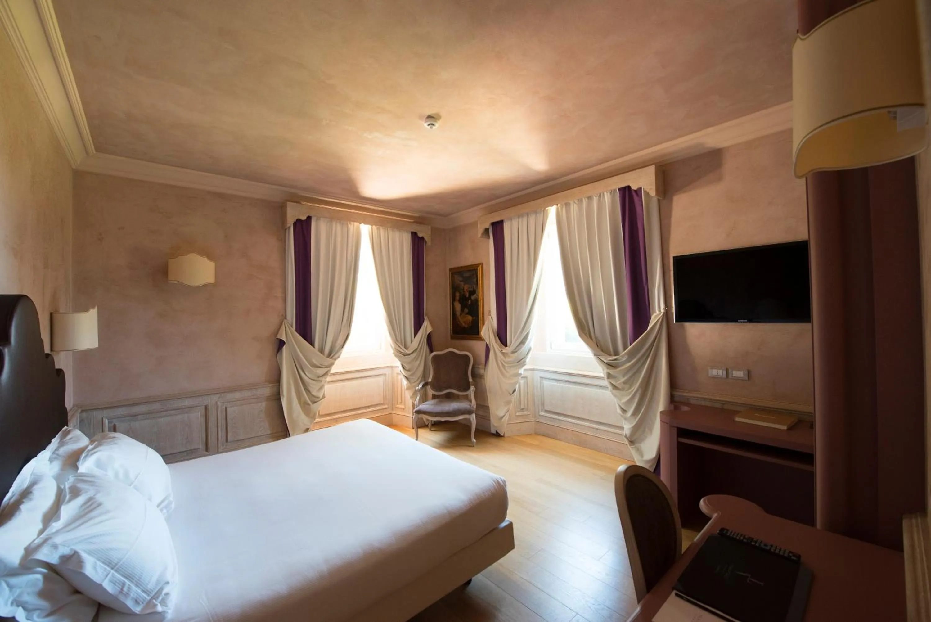 Photo of the whole room, Bed in Villa Lattanzi