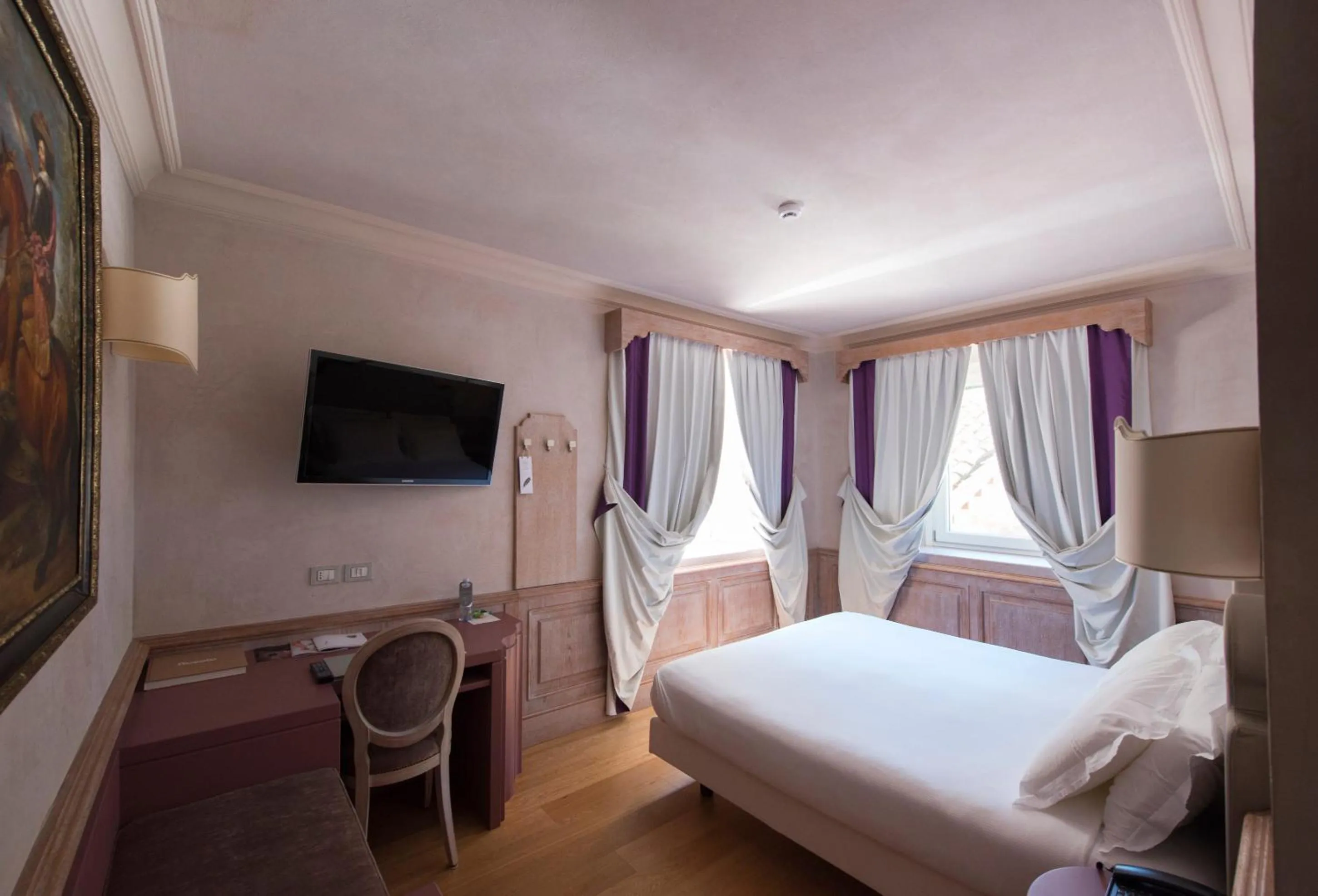 Photo of the whole room, Bed in Villa Lattanzi
