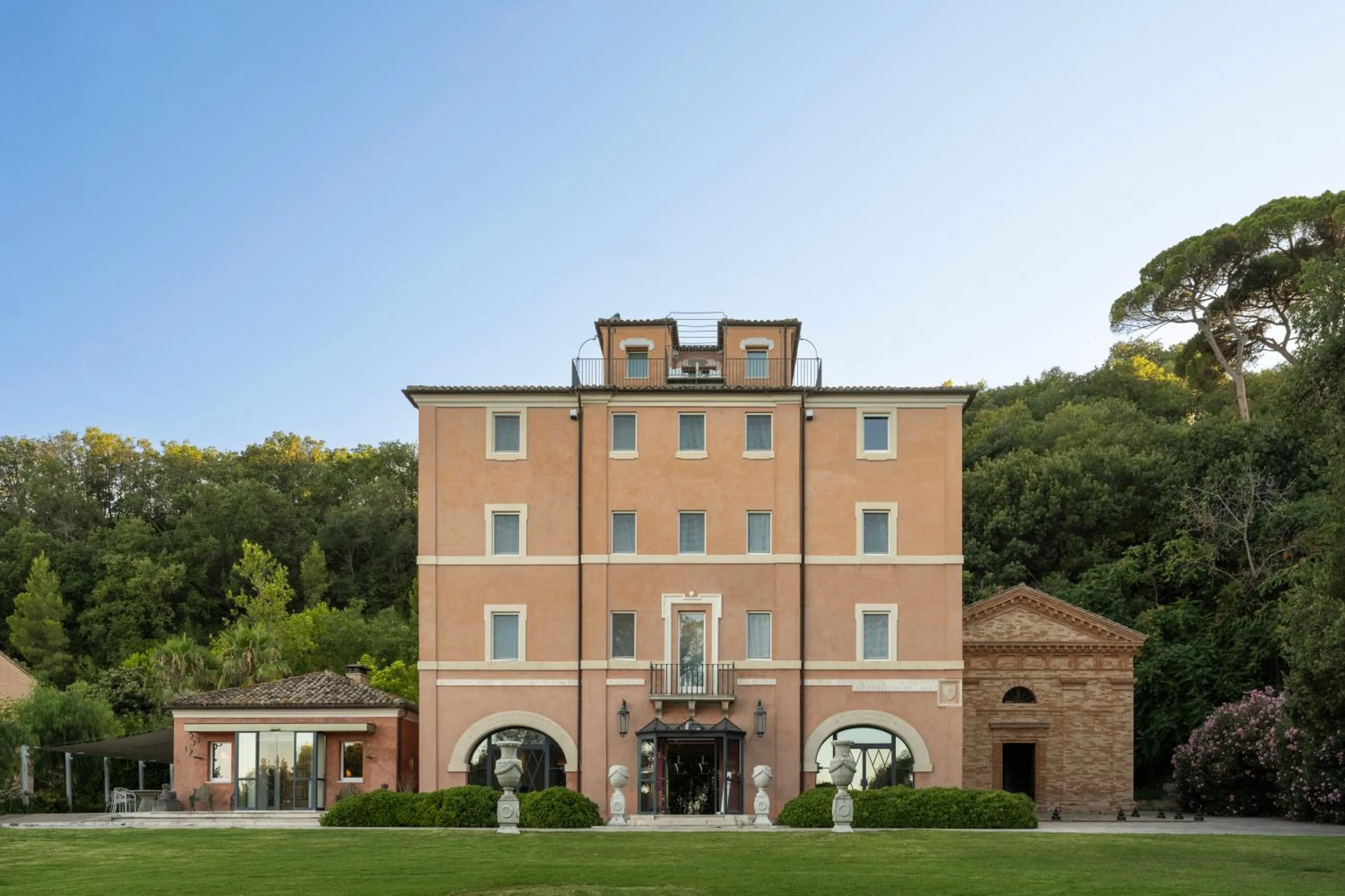 Property building in Villa Lattanzi
