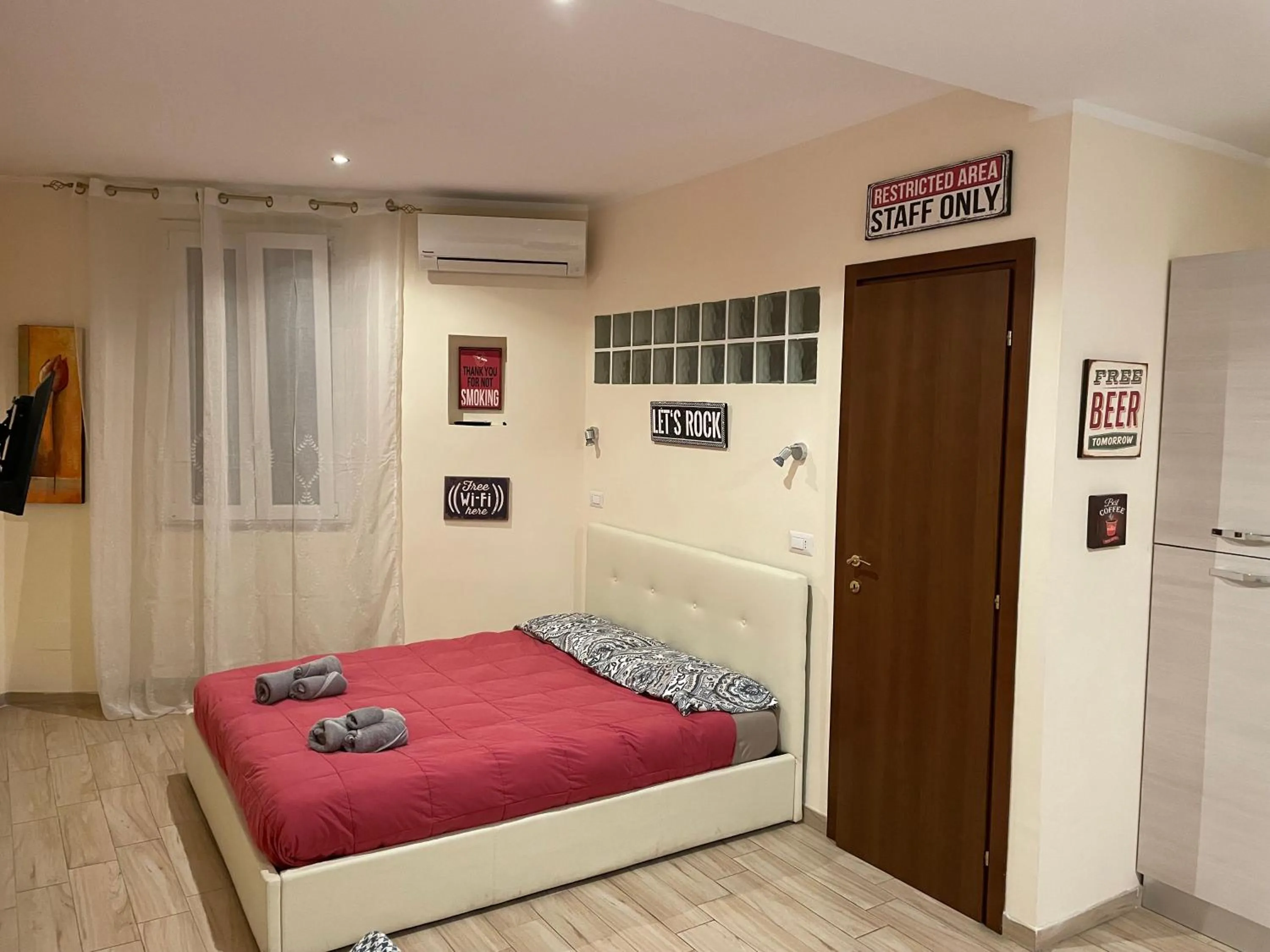 Photo of the whole room, Bed in Vivere il Borgo