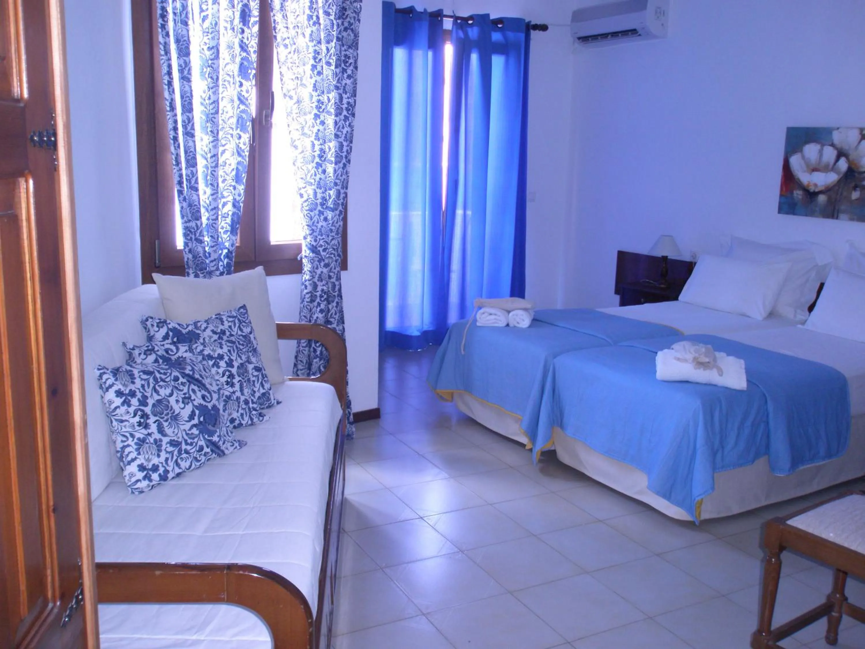 Captain's House Hotel