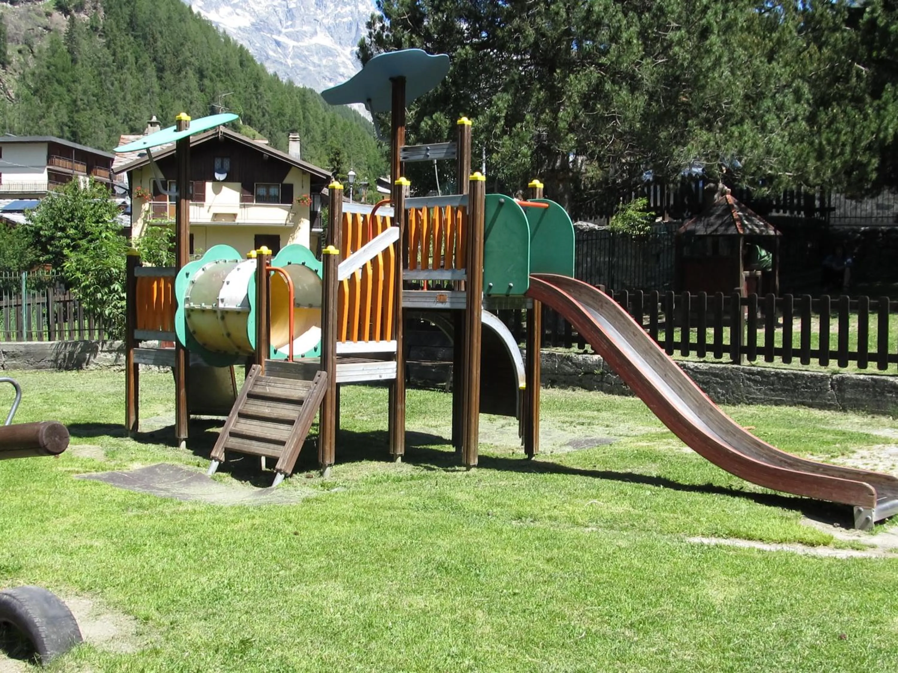 Entertainment in Miramonti