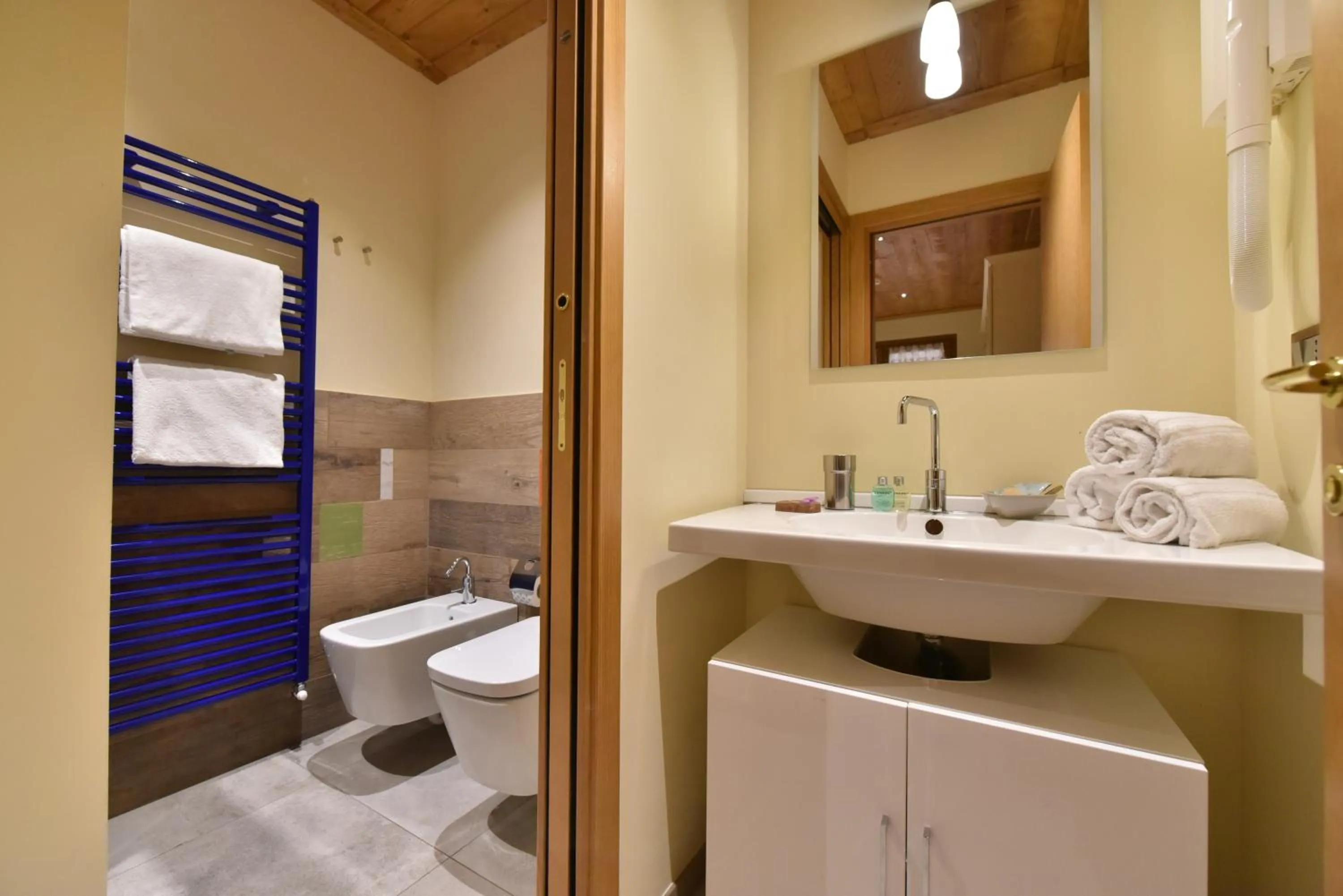 Bathroom in Miramonti