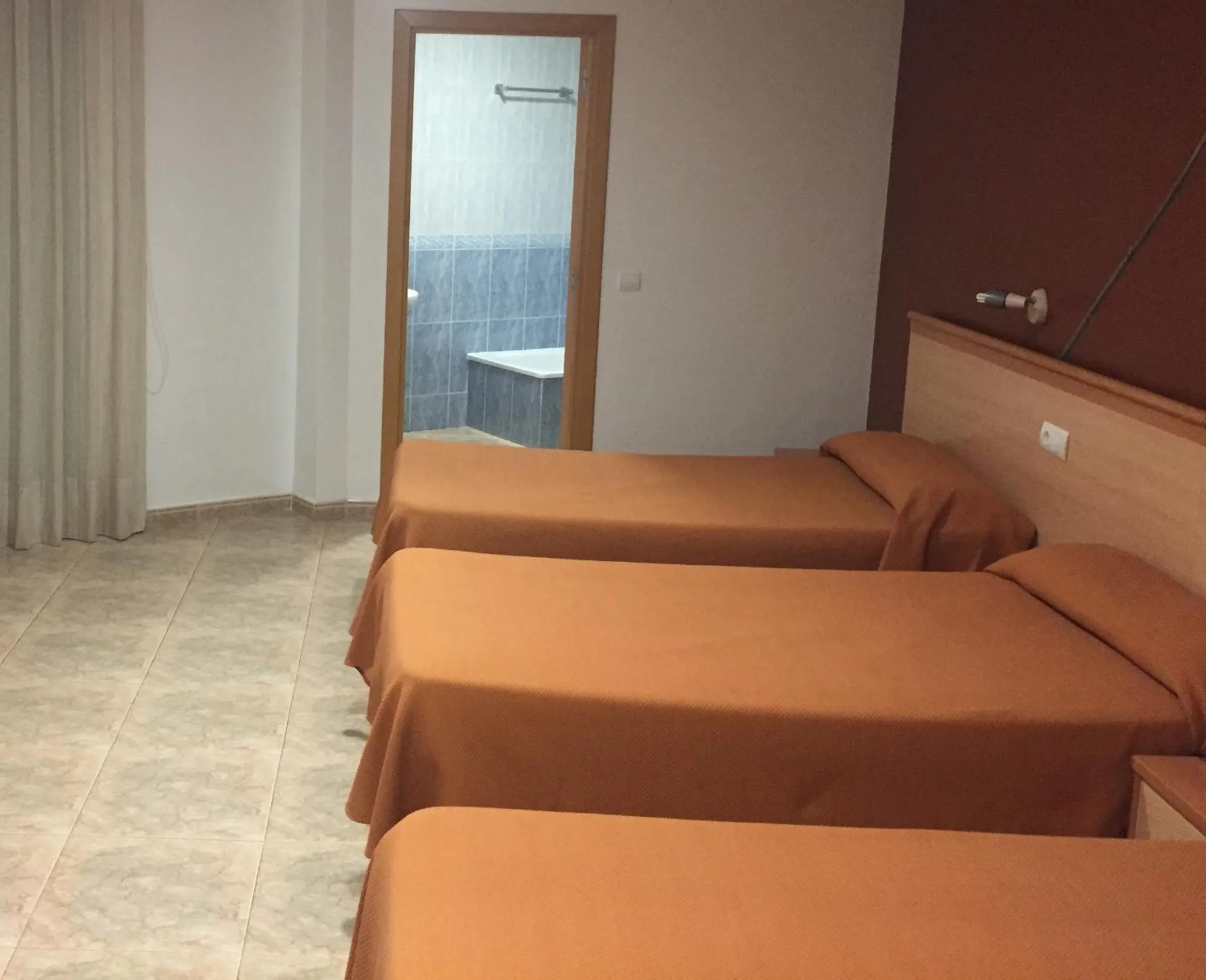 Photo of the whole room in Hotel Mediterrani Blau