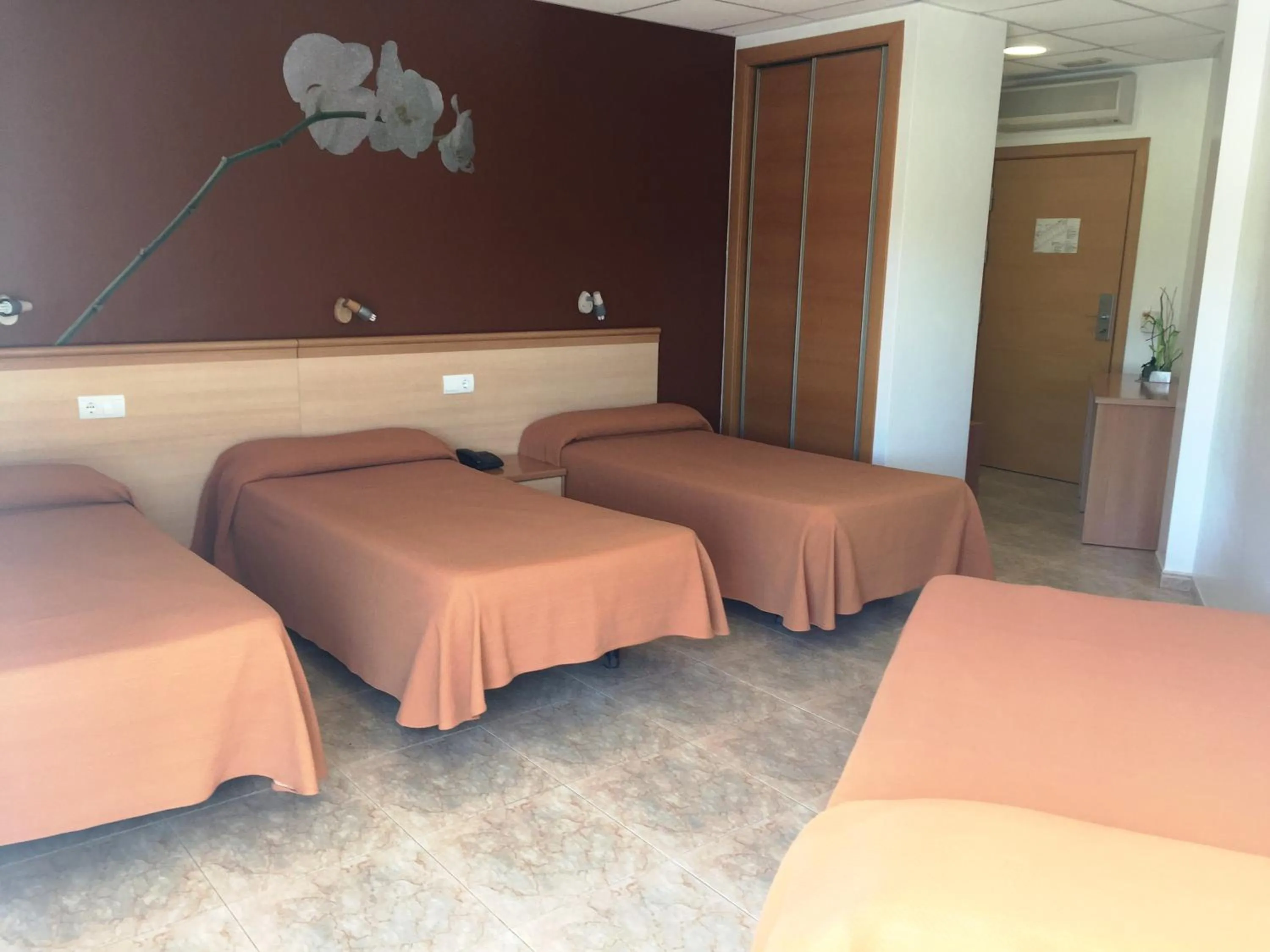 Bed in Hotel Mediterrani Blau