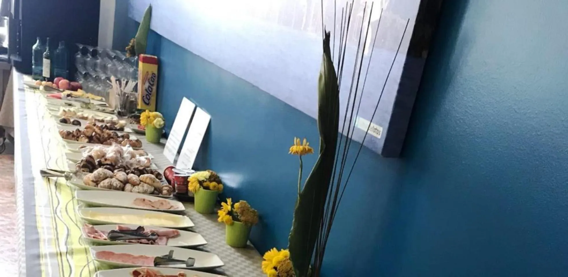 Buffet breakfast in Hotel Mediterrani Blau