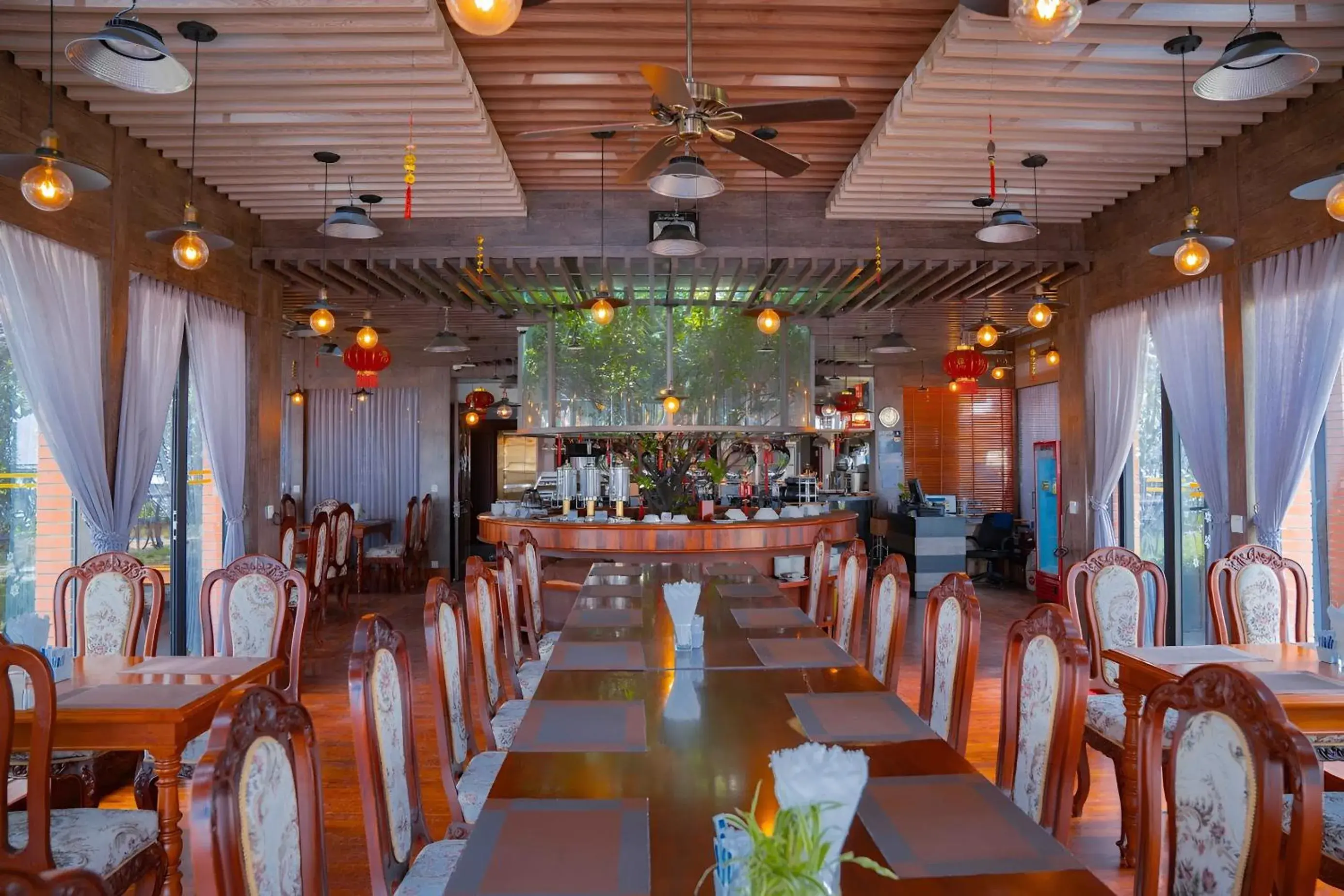 Restaurant/places to eat in LCS Hotel & Apartment Restaurant/places to eat in LCS Hotel & Apartment