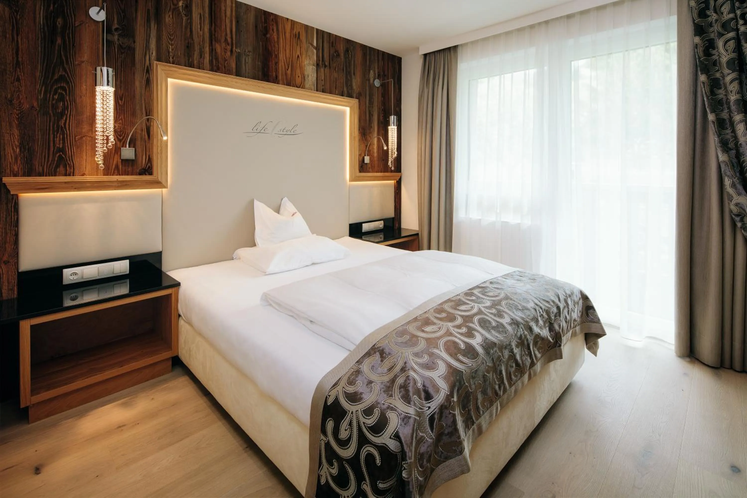 Bedroom, Bed in Wellnesshotel Cervosa