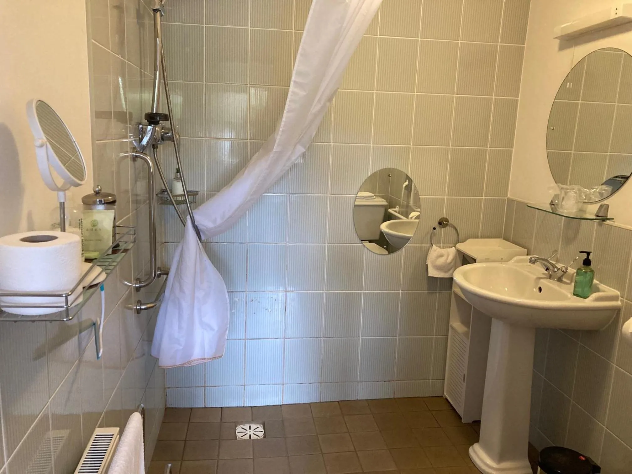 Bathroom in Deveron Lodge Guest House