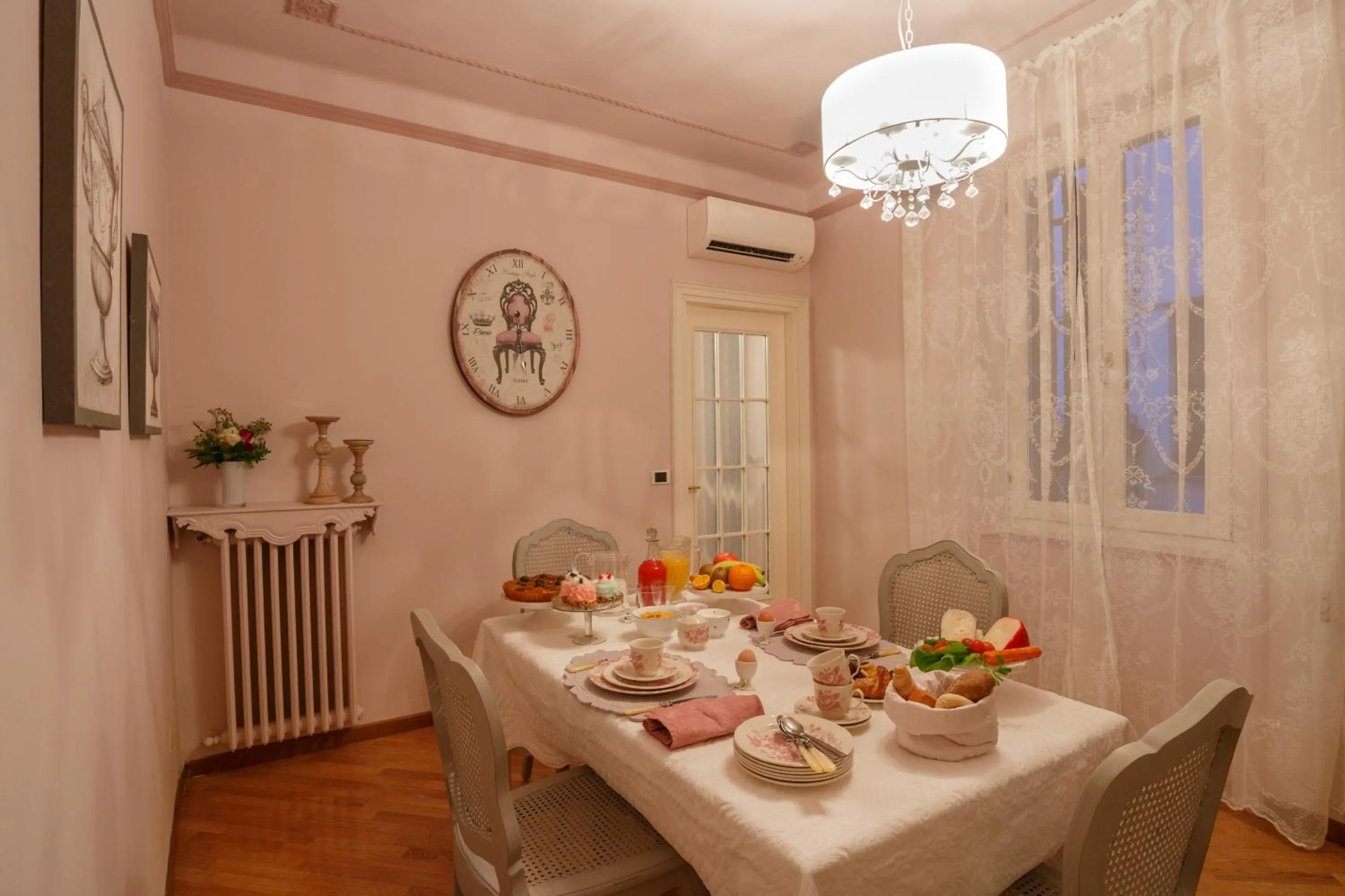 Dining area in Domus Verona - Incantevole residenza difronte a casa Giulietta