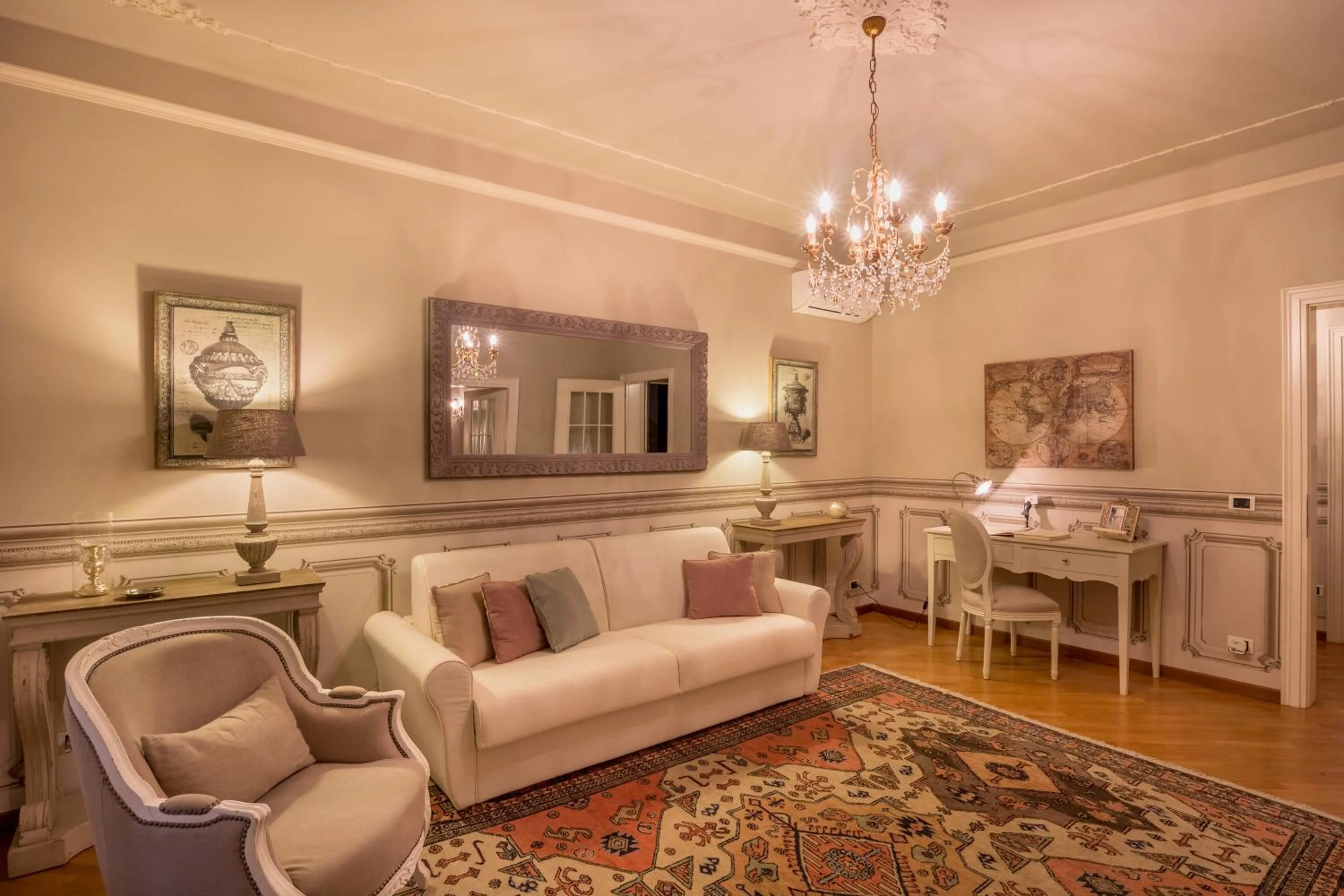 Living room in Domus Verona - Incantevole residenza difronte a casa Giulietta