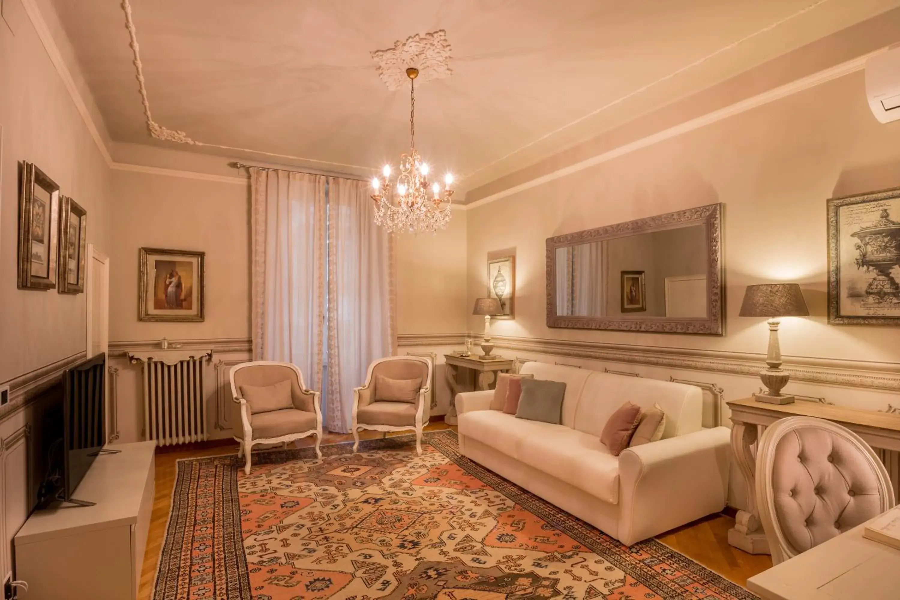 Apartment in Domus Verona - Incantevole residenza difronte a casa Giulietta Apartment in Domus Verona - Incantevole residenza difronte a casa Giulietta