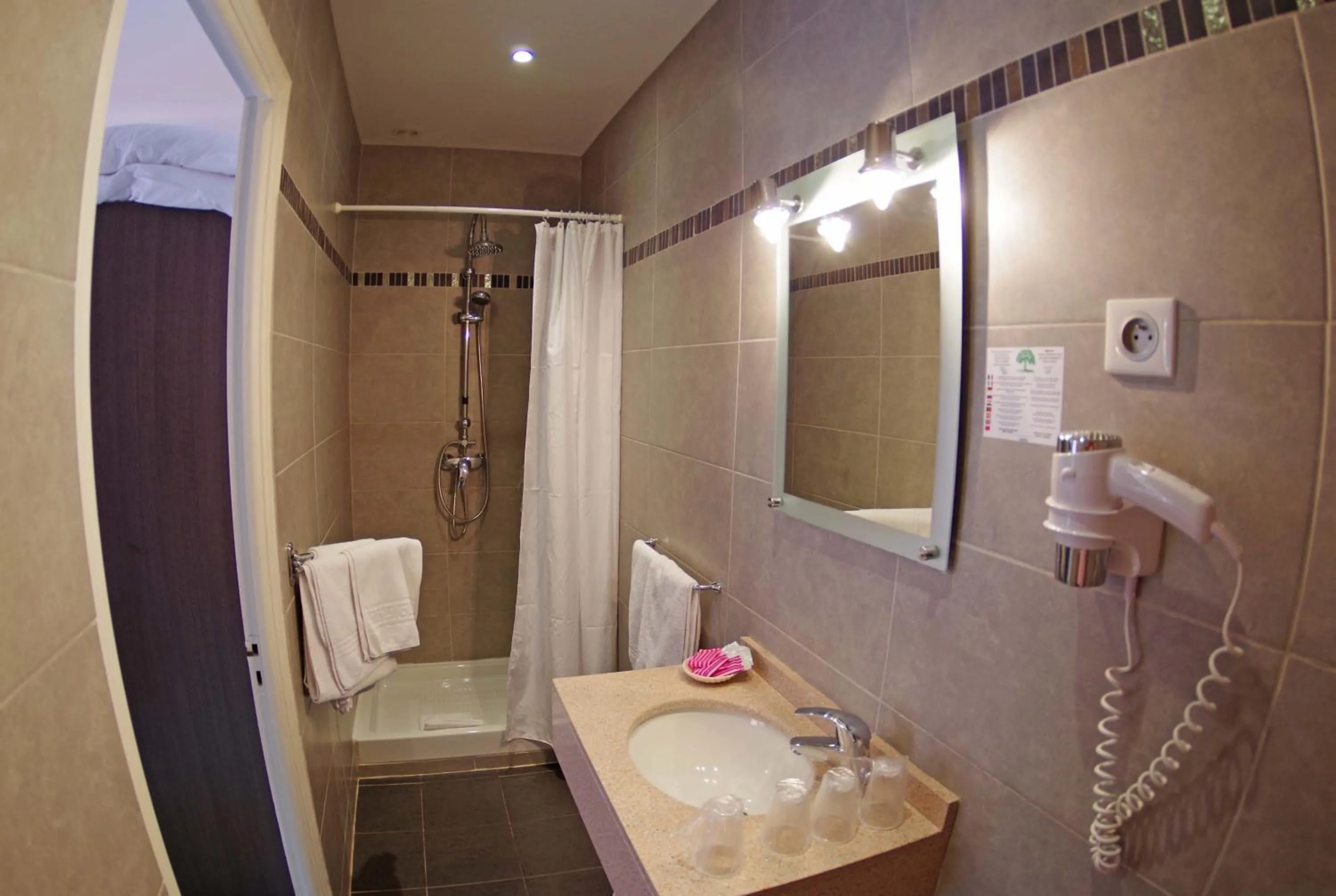 Shower in Brise de Mer