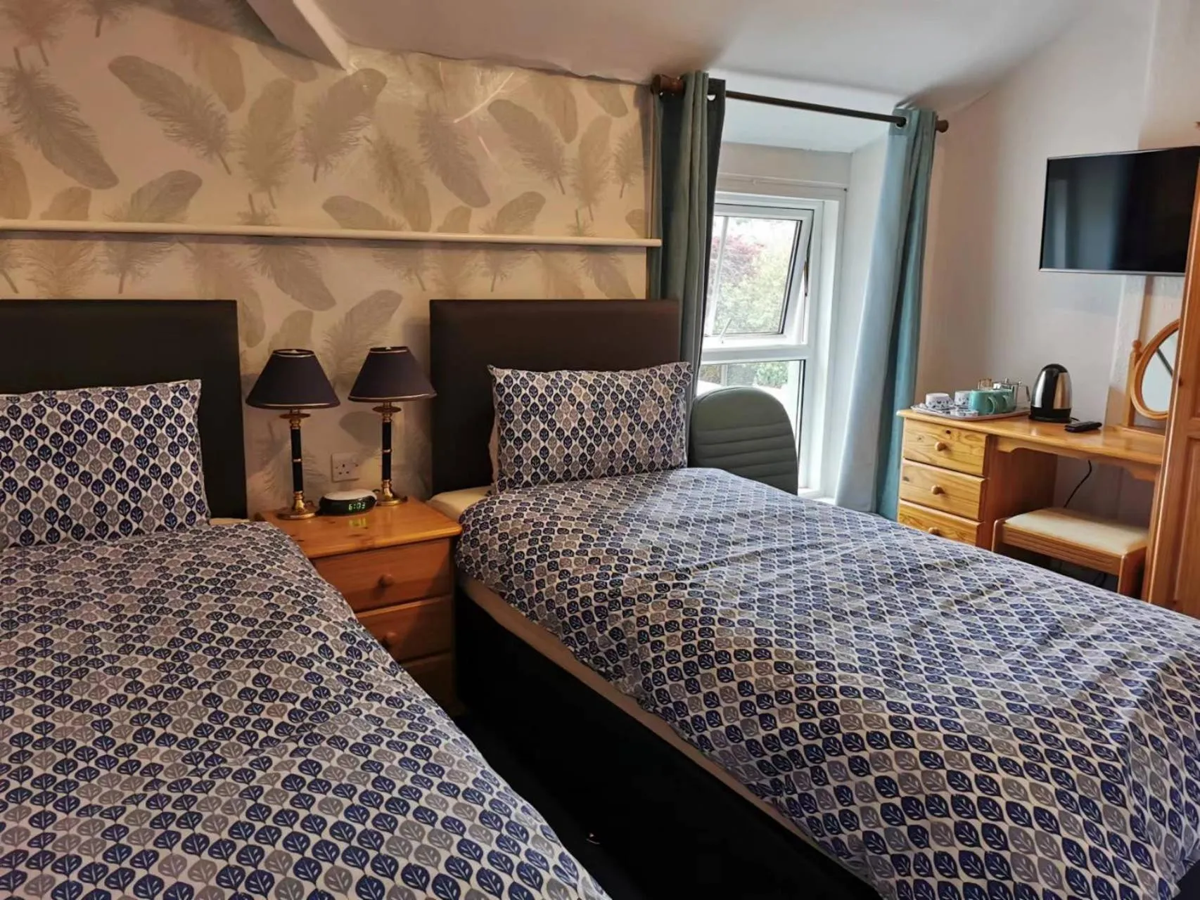 Twin Room with Bathroom in Athol Park Guest House