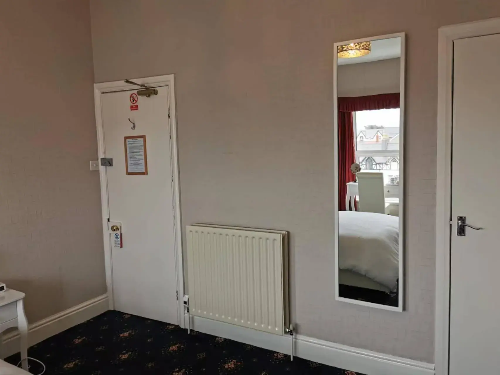 Double Room with Bathroom in Athol Park Guest House Double Room with Bathroom in Athol Park Guest House
