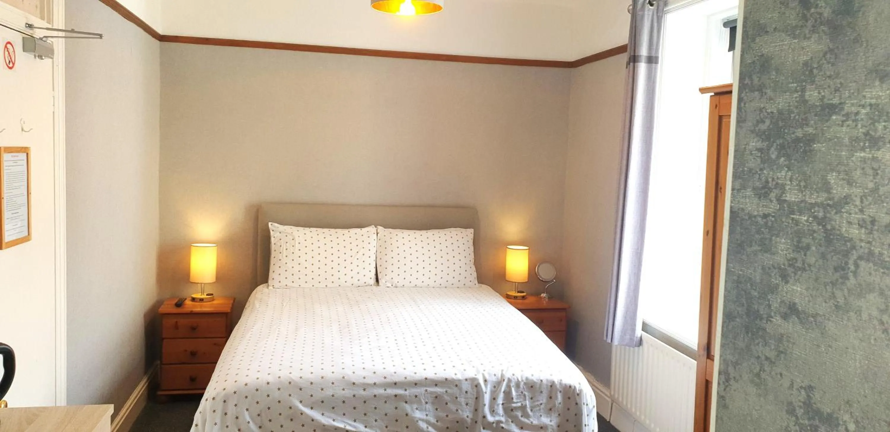 Family Room with Bathroom in Athol Park Guest House