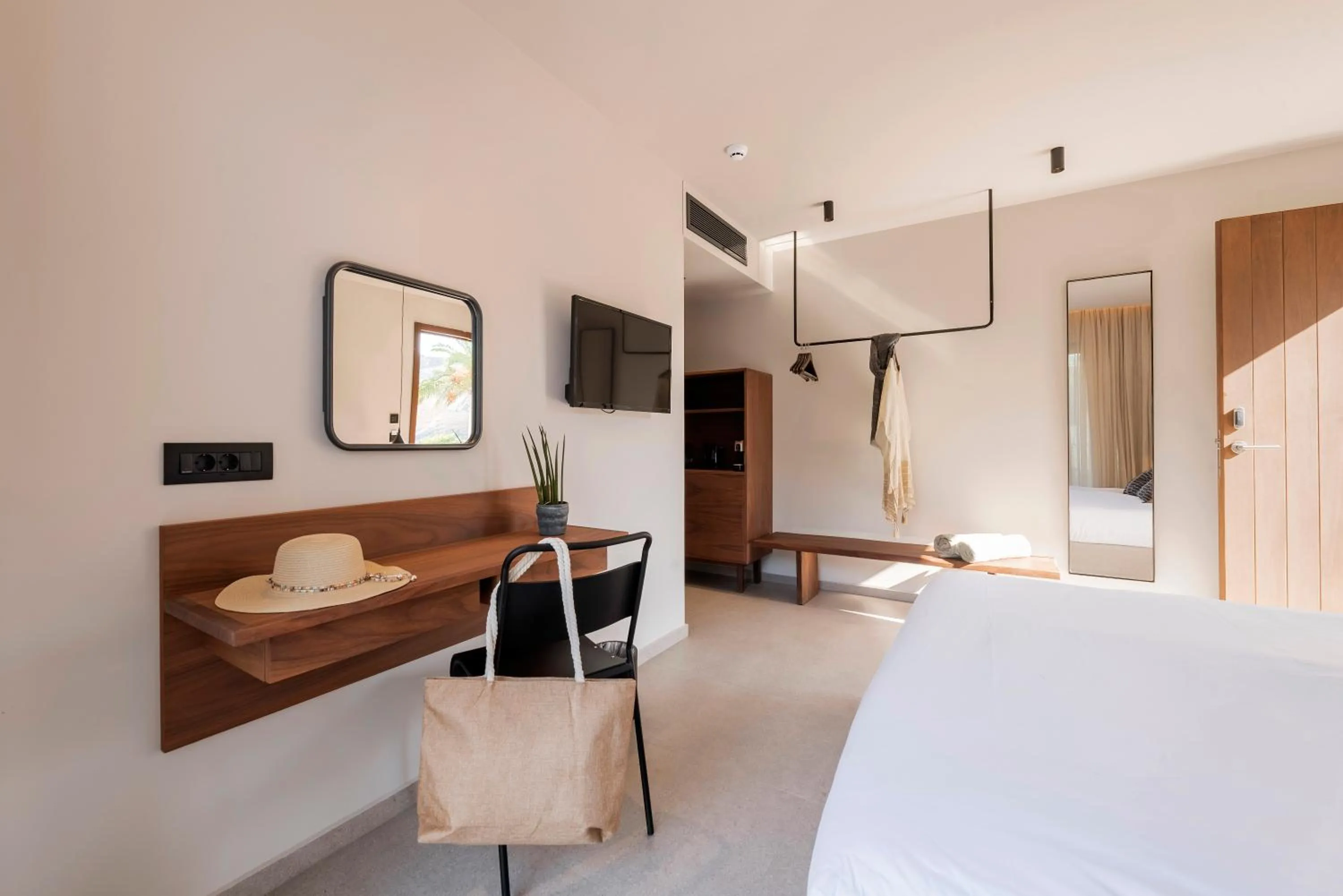 Photo of the whole room, Bed in Lindos Aqua Terra