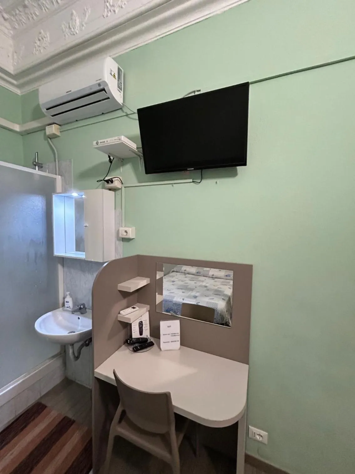 TV and multimedia in Hotel Barone