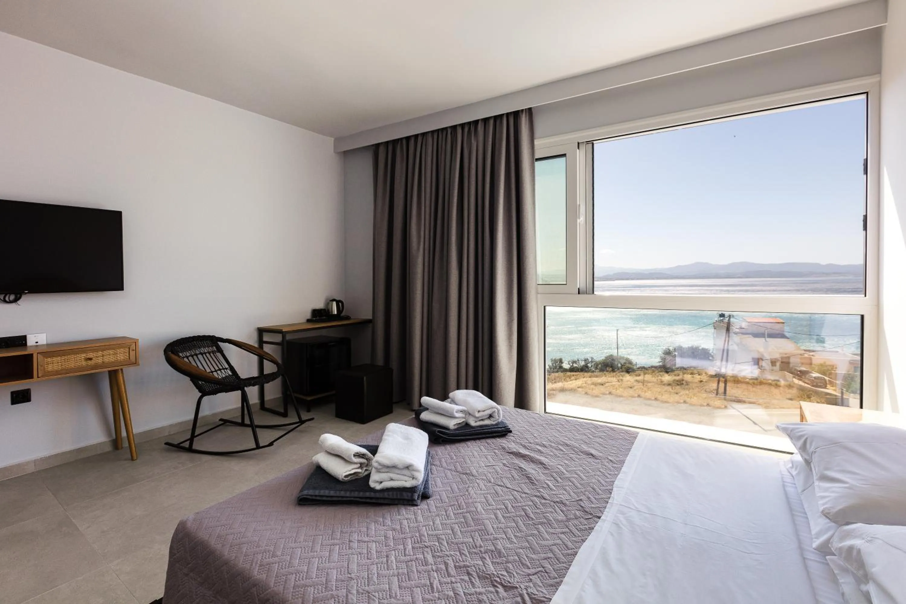 Sea view, Bed in Areti Hotel