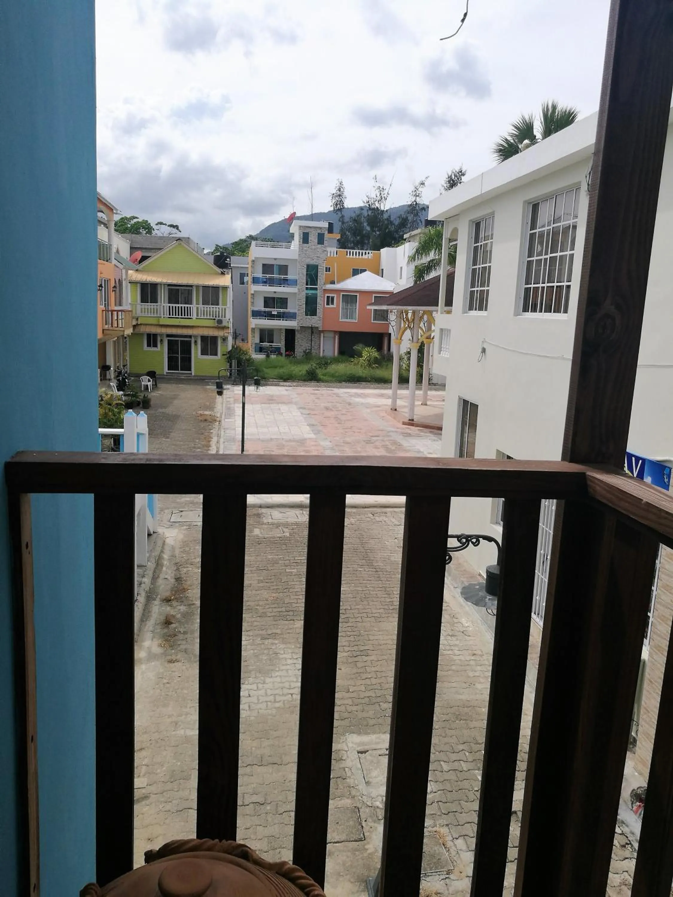 Quiet street view in Apartamento Costa Azul en El Pueblito