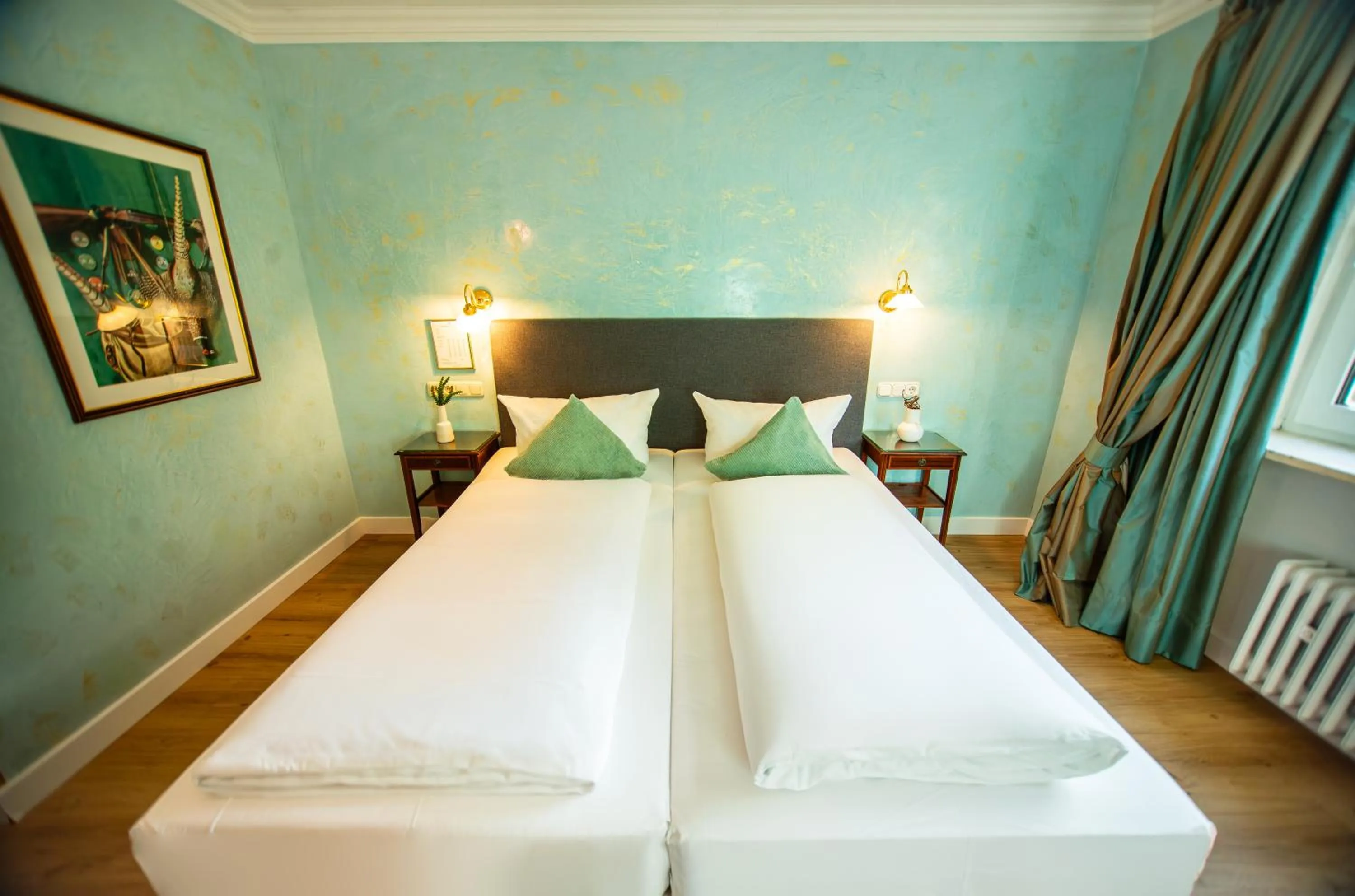 Bed in Hotel Altmünchen by Blattl