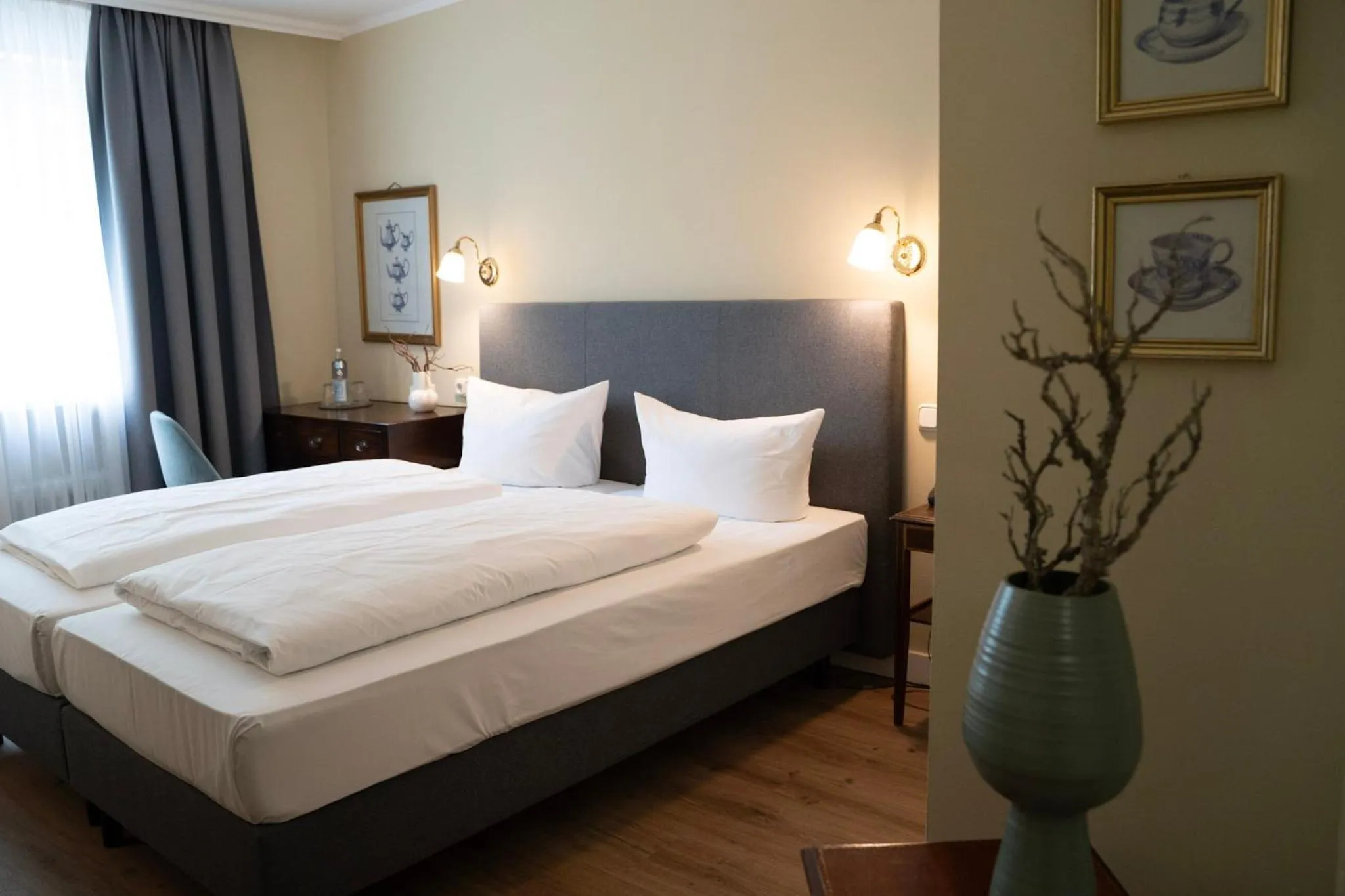 Bed in Hotel Altmünchen by Blattl