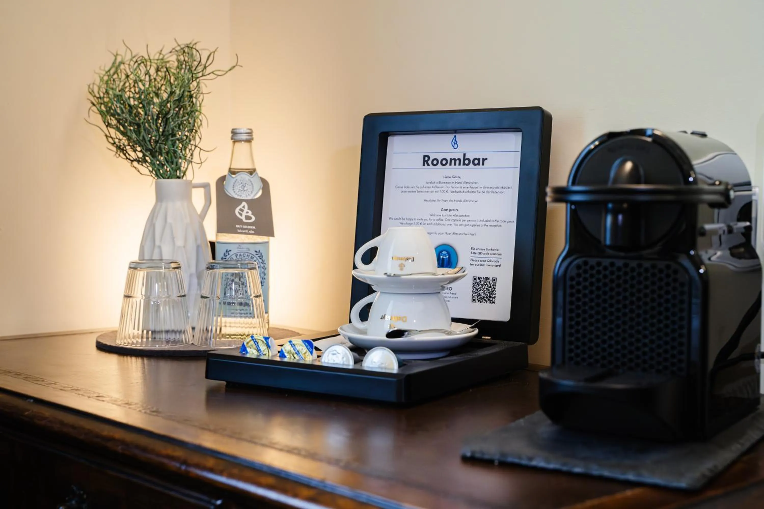 Coffee/tea facilities in Hotel Altmünchen by Blattl