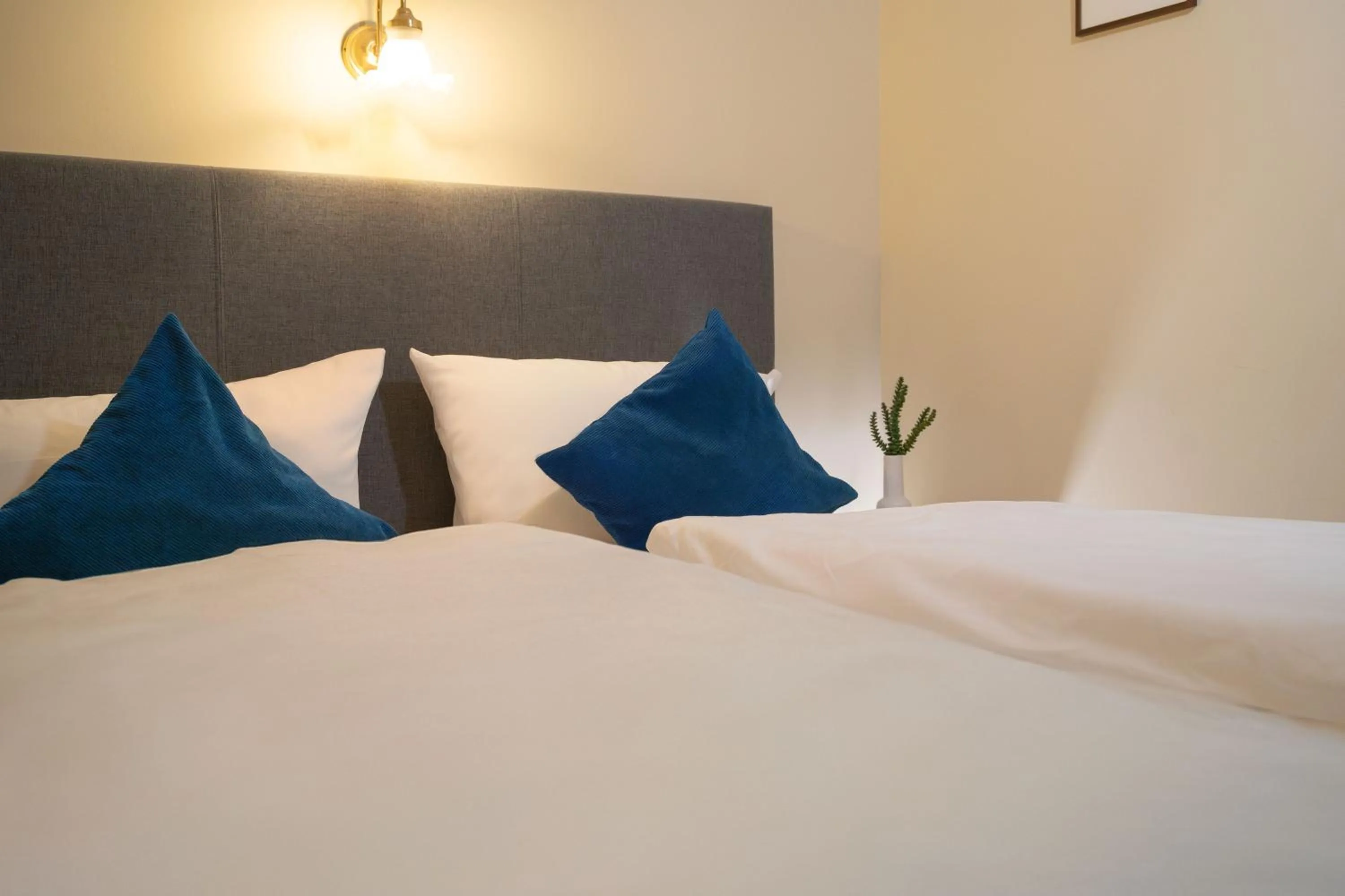 Bed in Hotel Altmünchen by Blattl