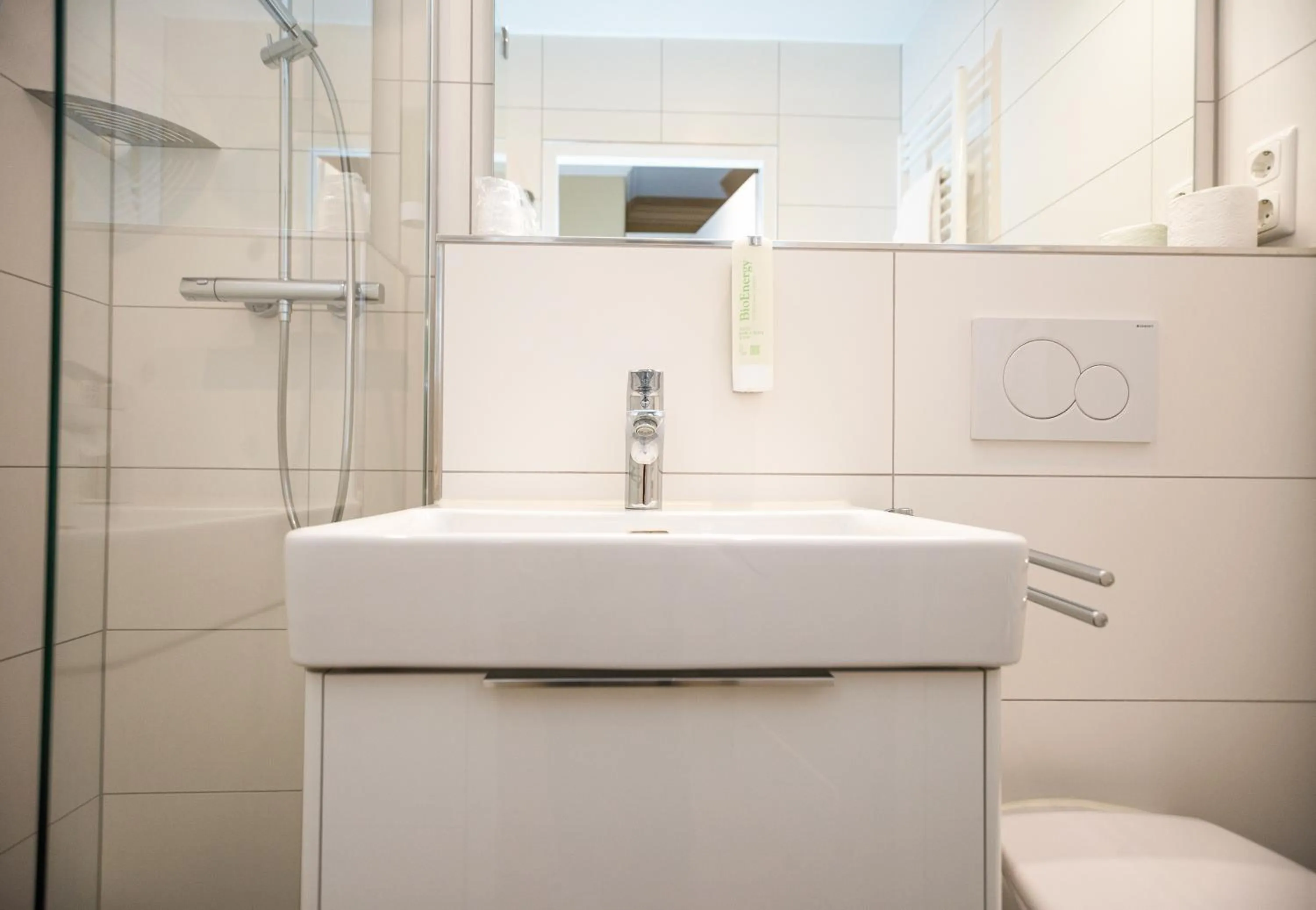 Bathroom in Hotel Altmünchen by Blattl