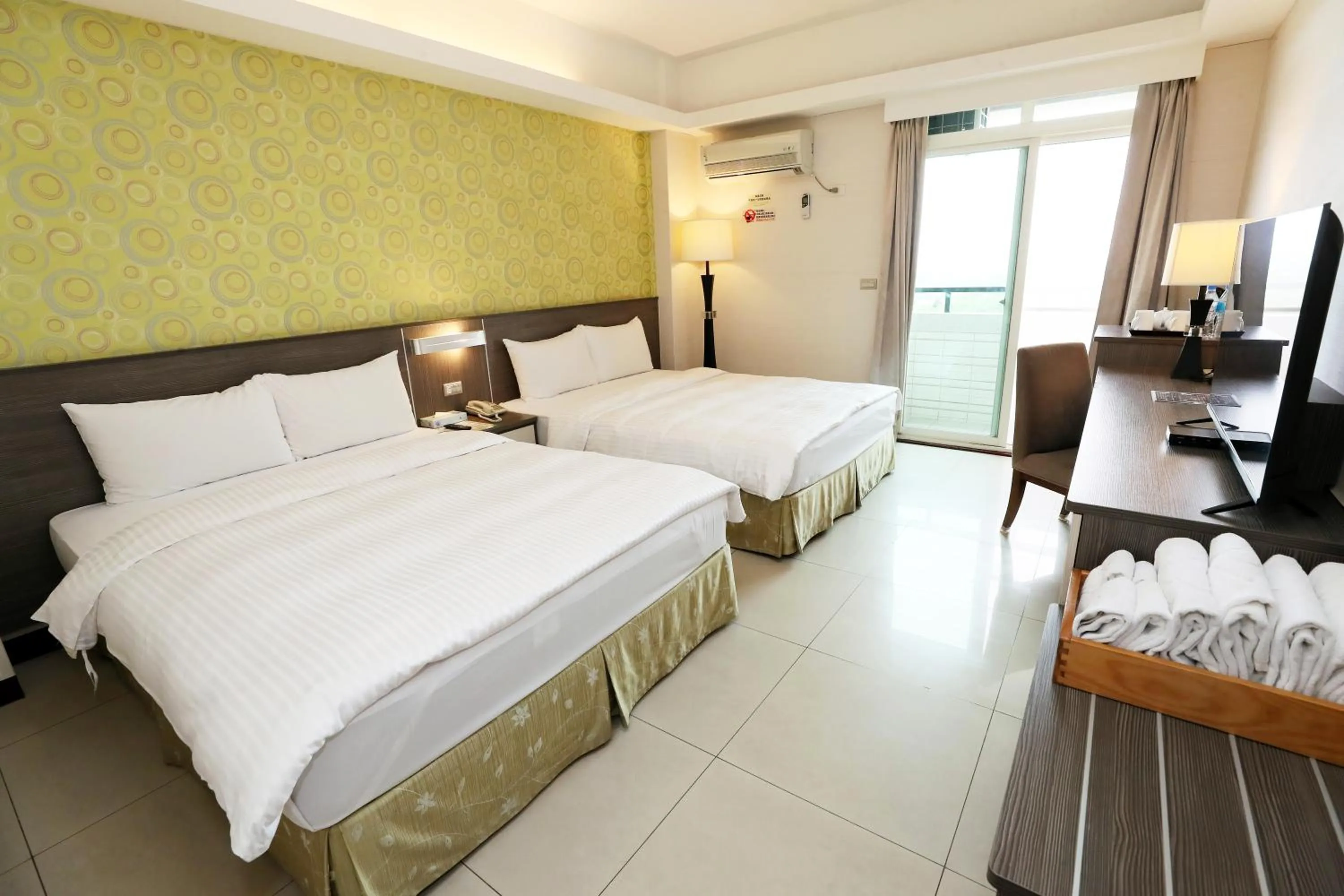Photo of the whole room, Bed in Hoya Resort Hotel Chiayi