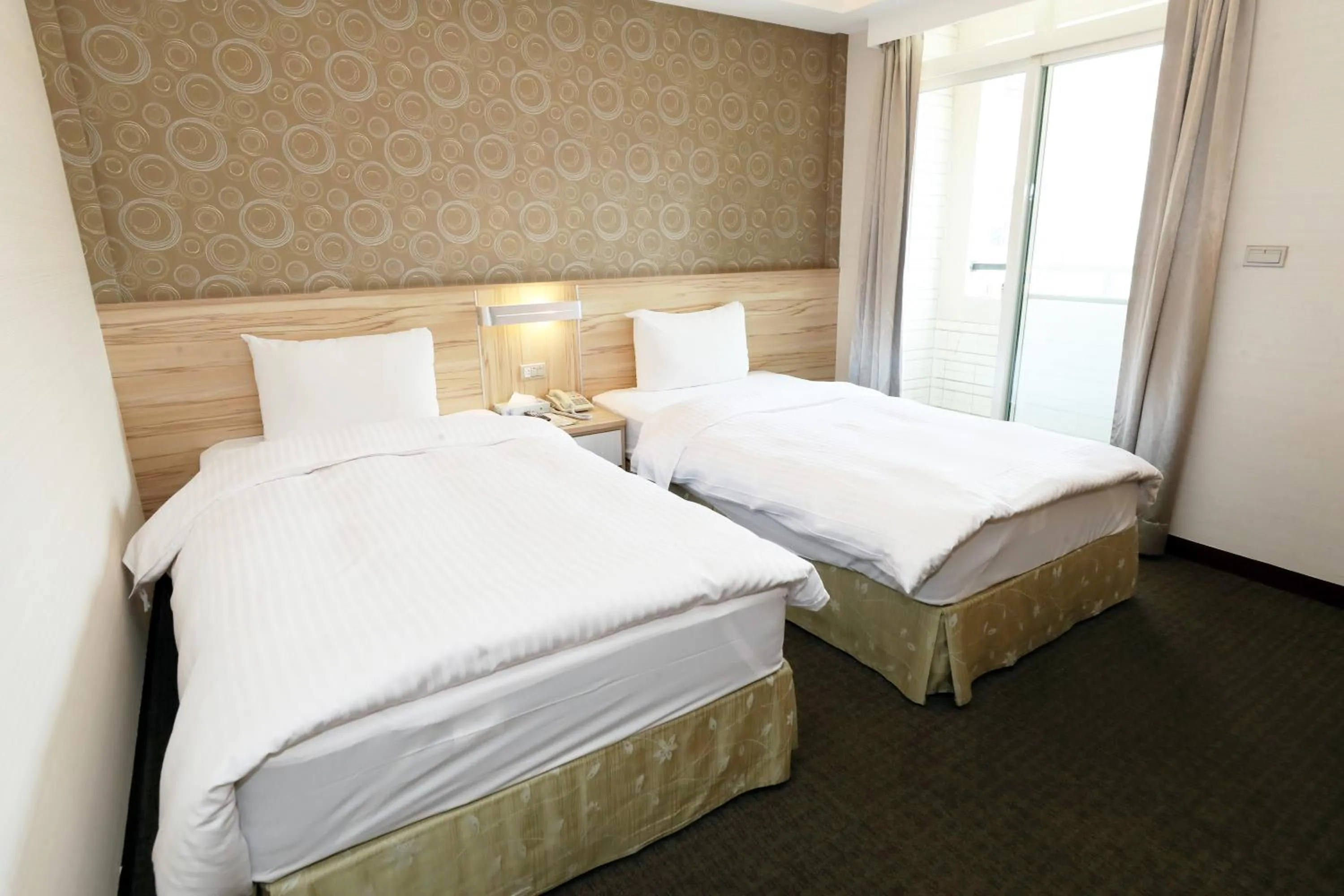 Photo of the whole room, Bed in Hoya Resort Hotel Chiayi