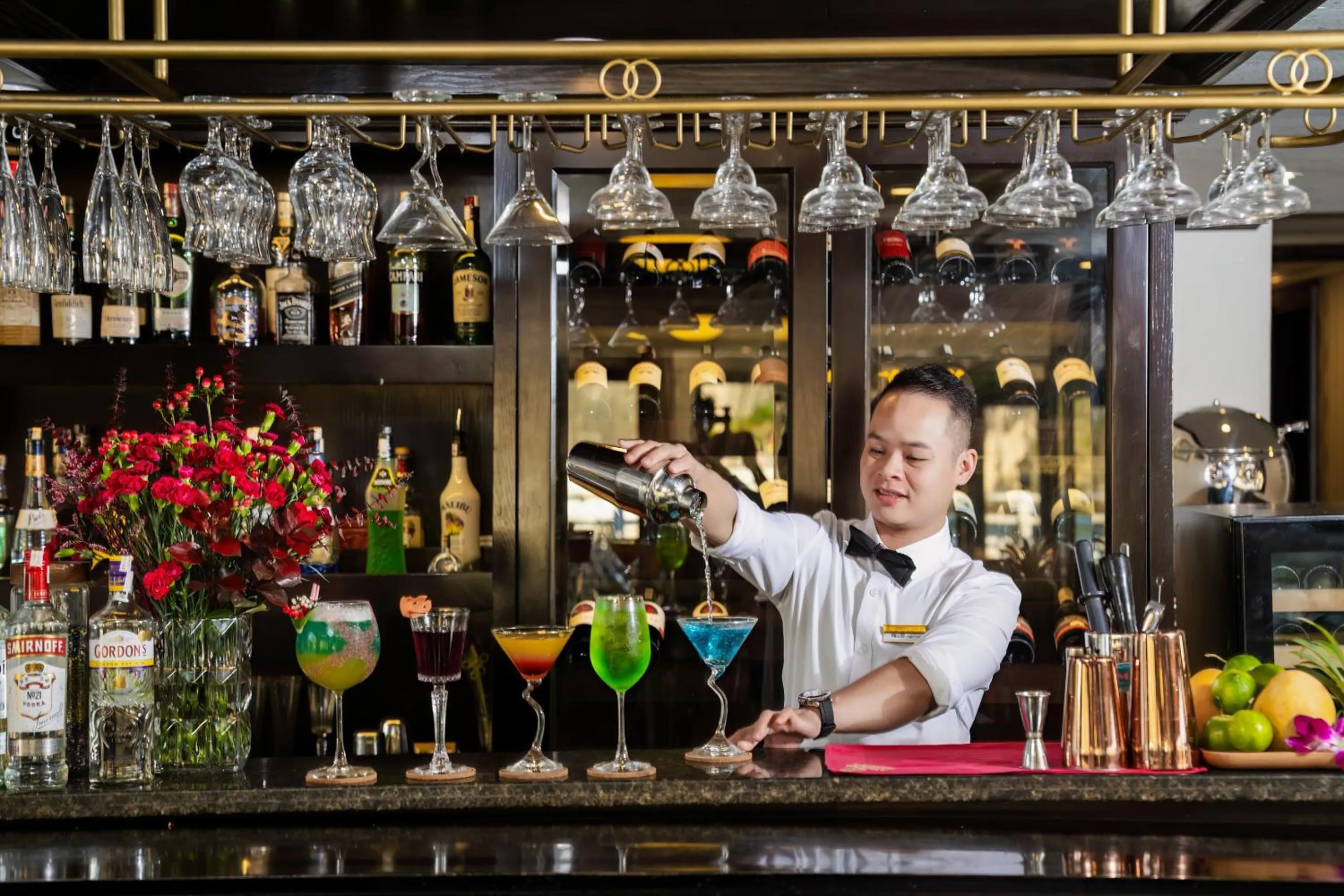 Lounge or bar in Athena Royal Cruise - Luxury in Halong Bay