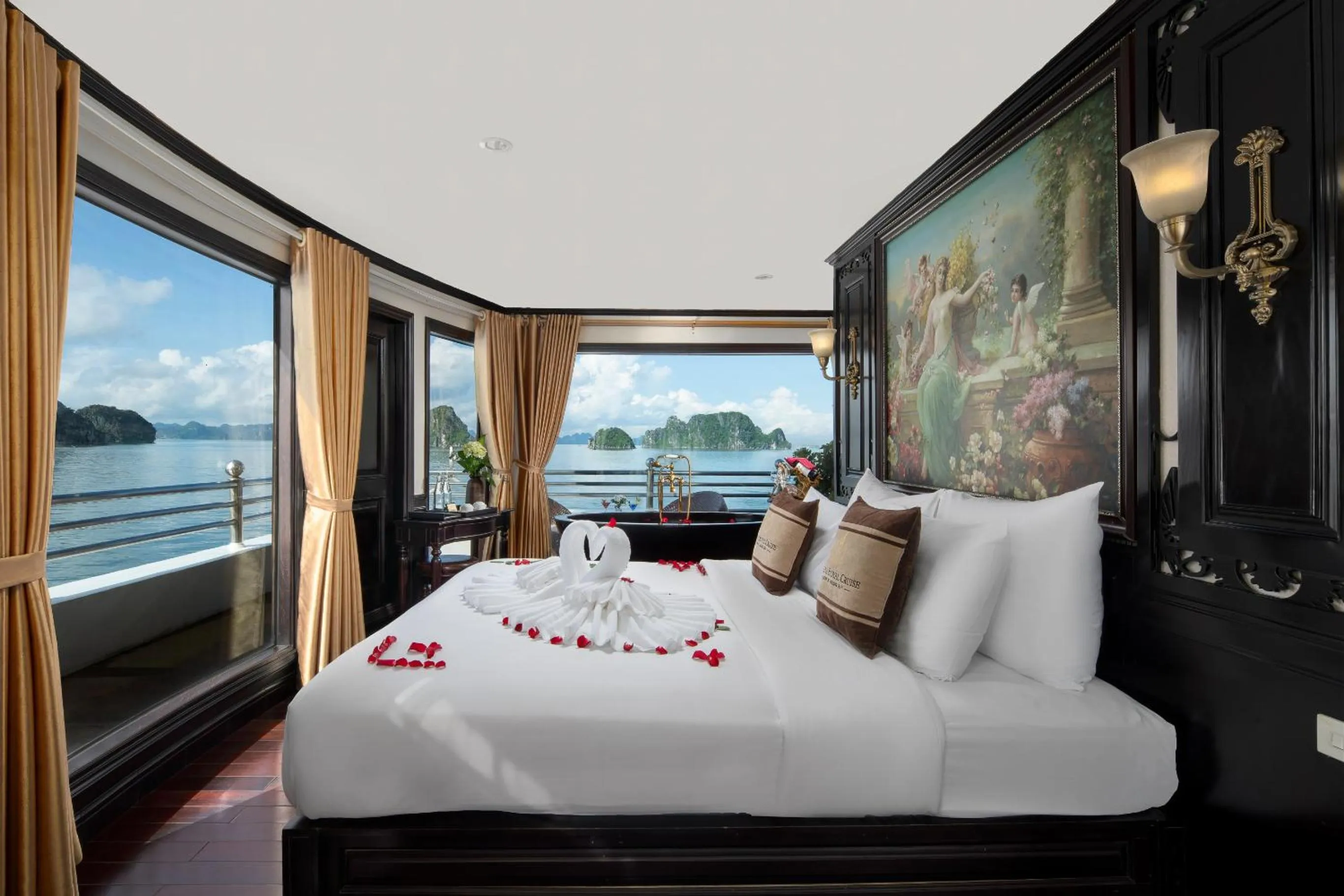 Bedroom, Bed in Athena Royal Cruise - Luxury in Halong Bay