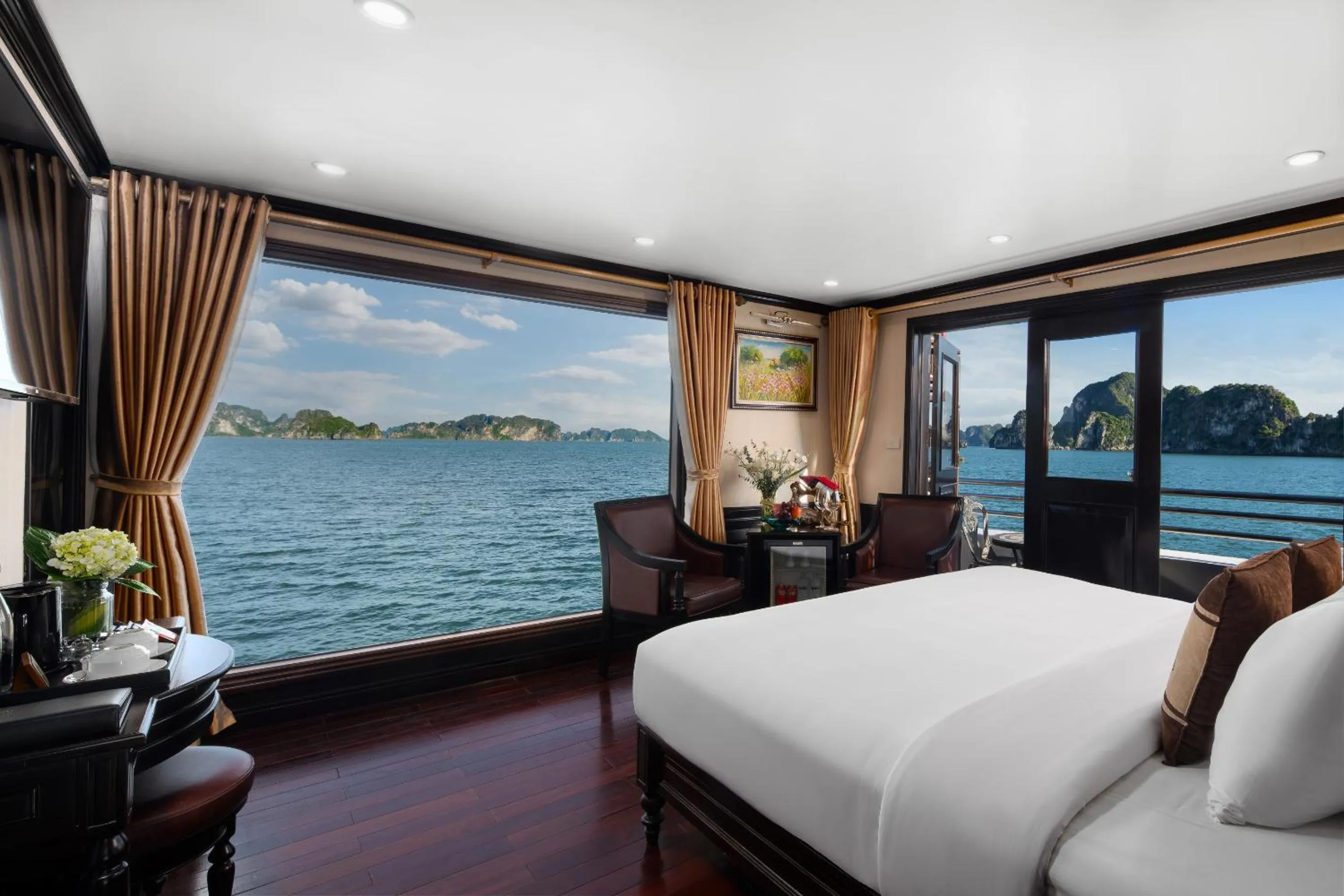 Bedroom, Bed in Athena Royal Cruise - Luxury in Halong Bay
