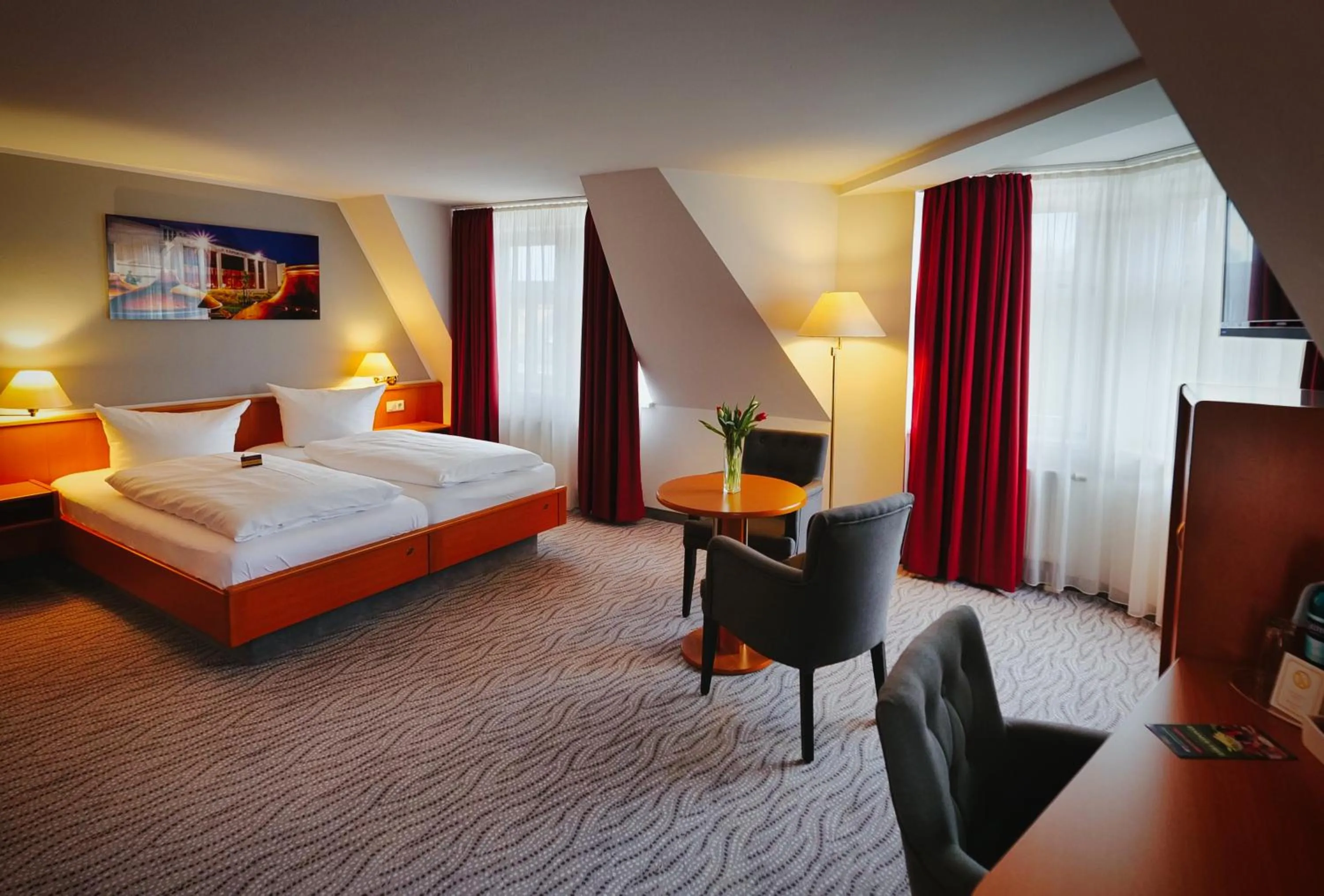 Photo of the whole room, Bed in Hotel Kaiserhof