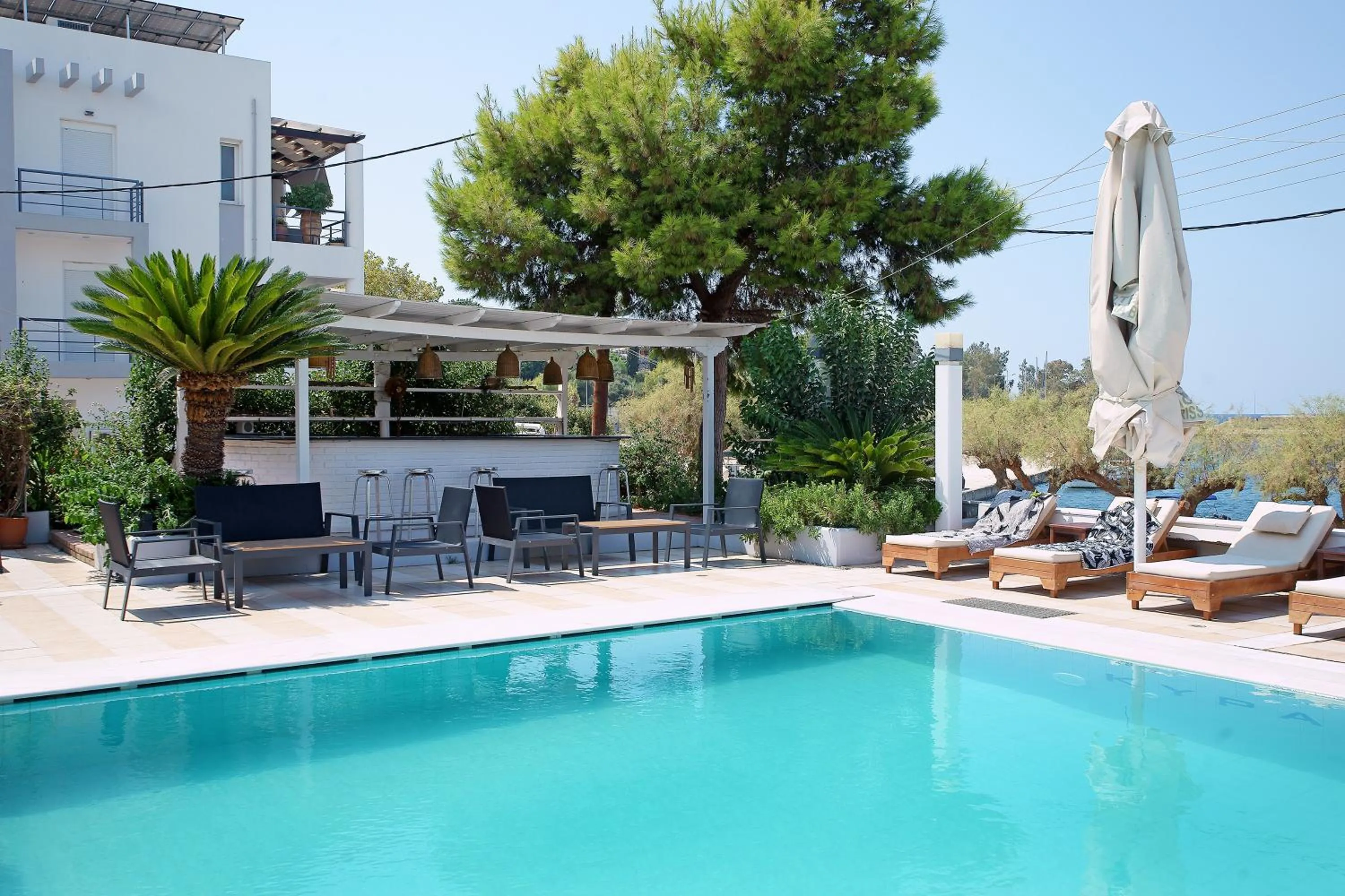 Swimming pool in Kyparissia Beach Hotel