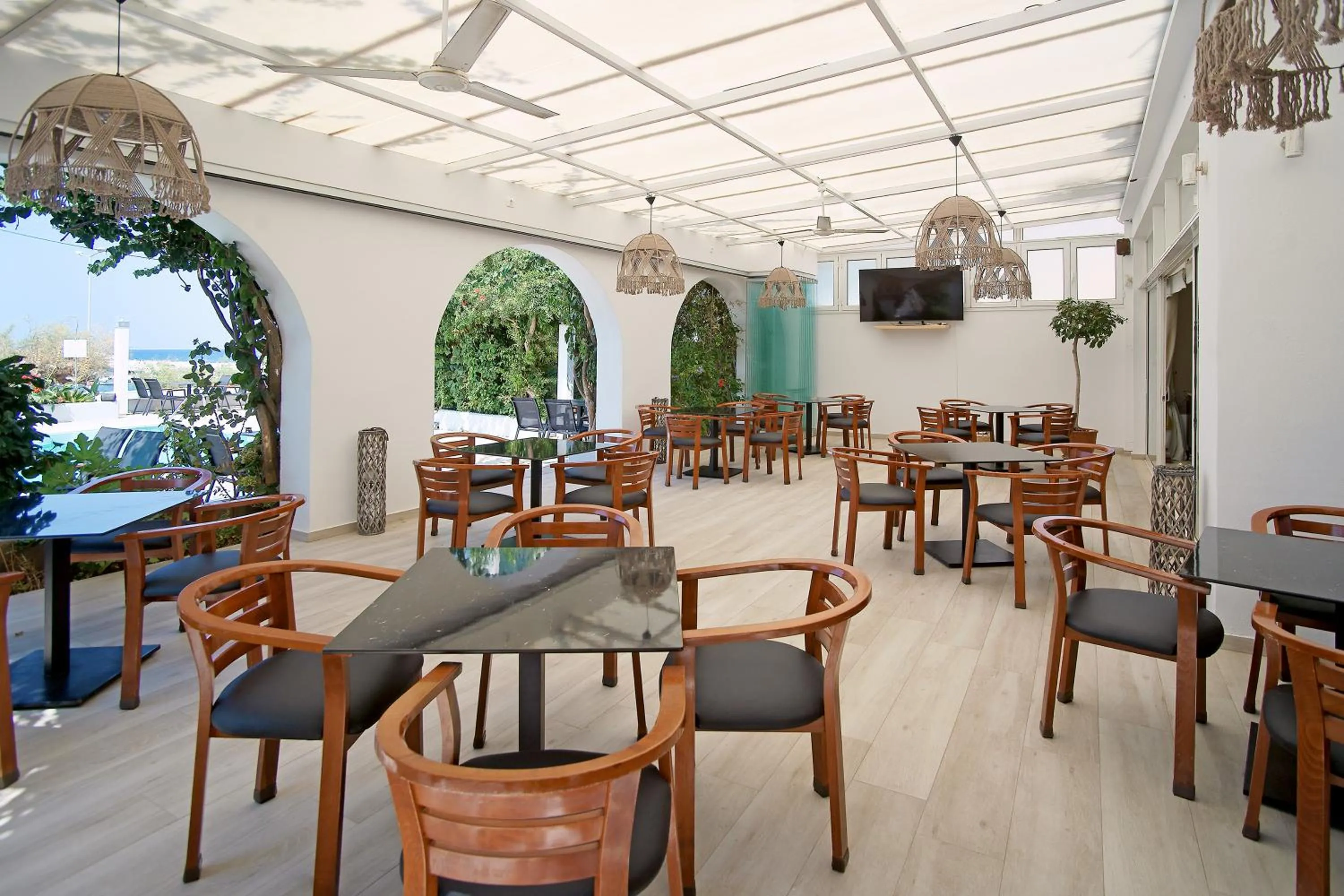 Restaurant/places to eat in Kyparissia Beach Hotel
