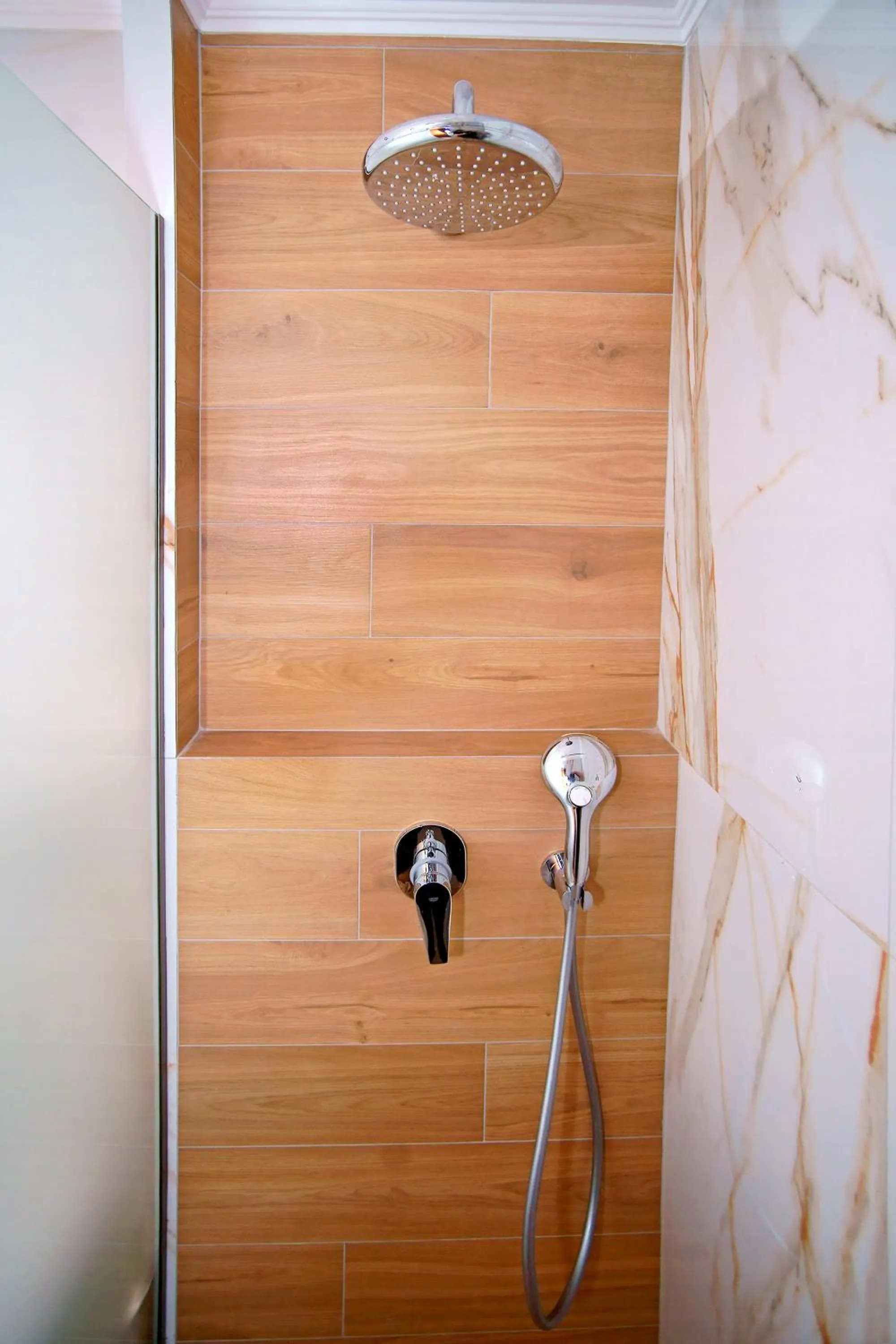 Shower in Kyparissia Beach Hotel