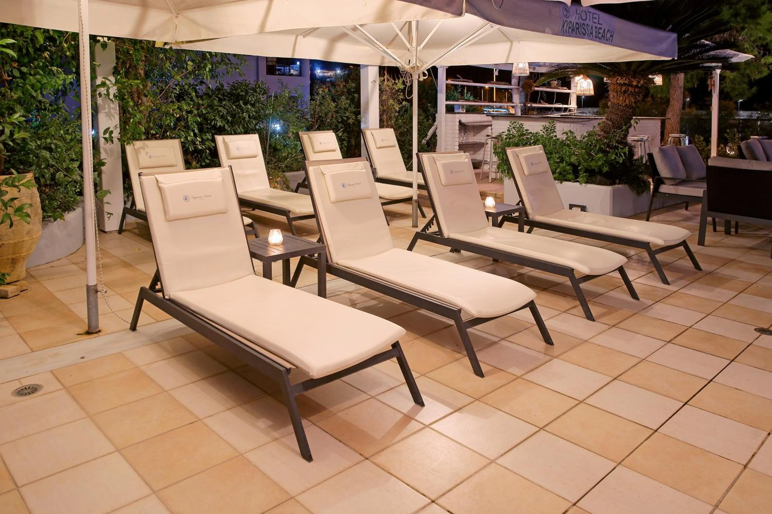 Swimming pool in Kyparissia Beach Hotel