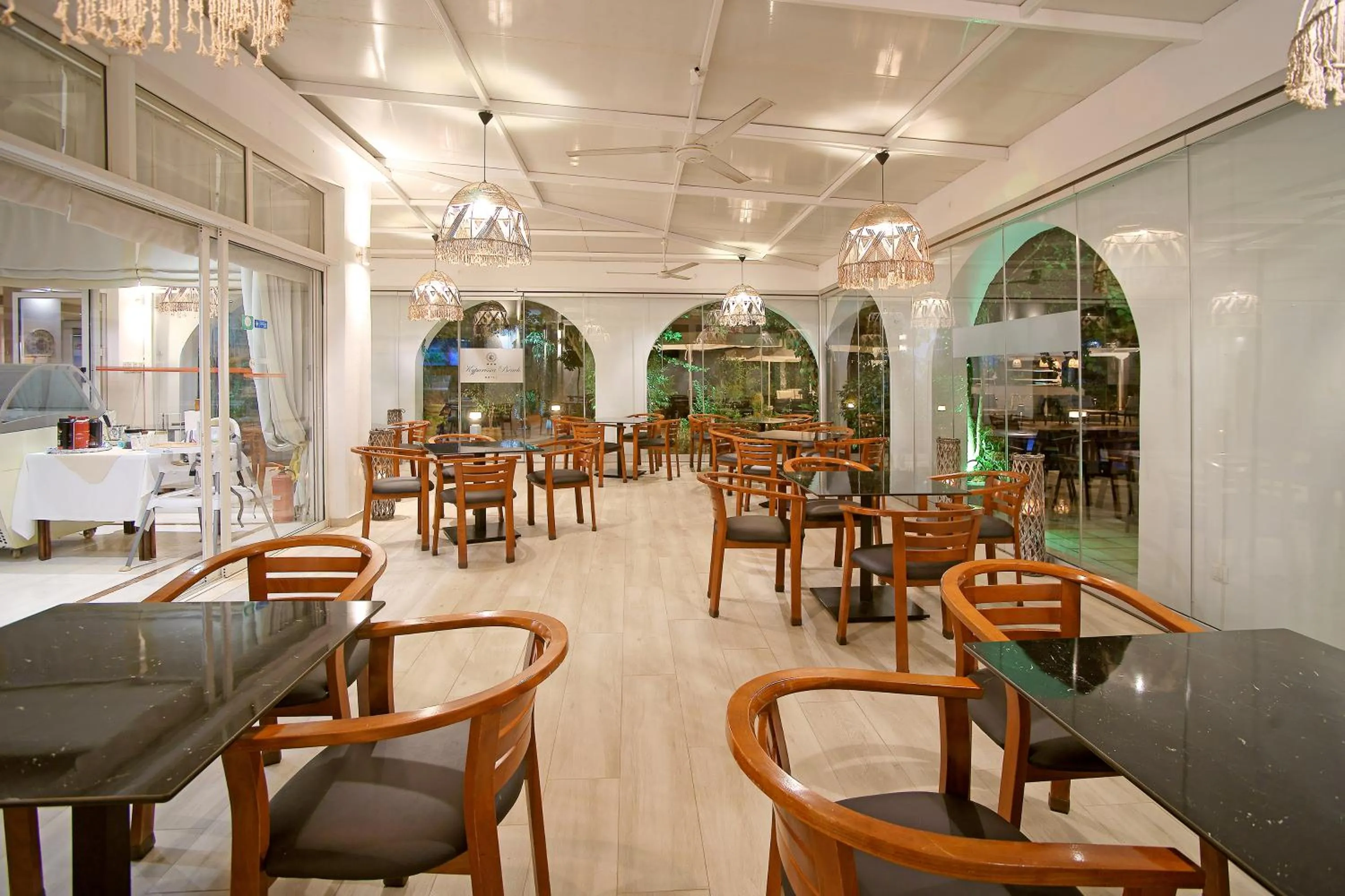 Restaurant/places to eat in Kyparissia Beach Hotel