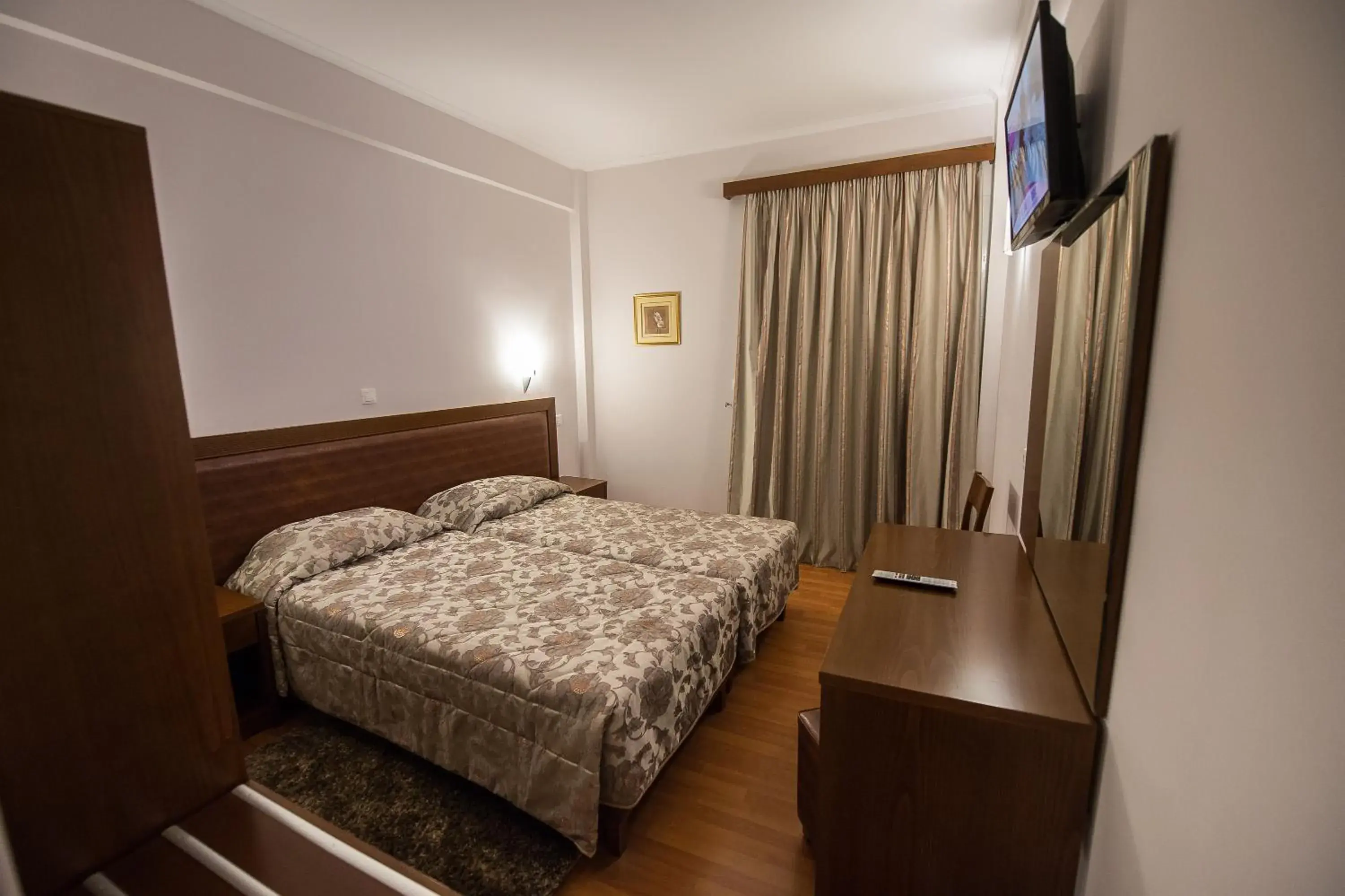 Bedroom, Bed in Hotel Olympos Bedroom, Bed in Hotel Olympos