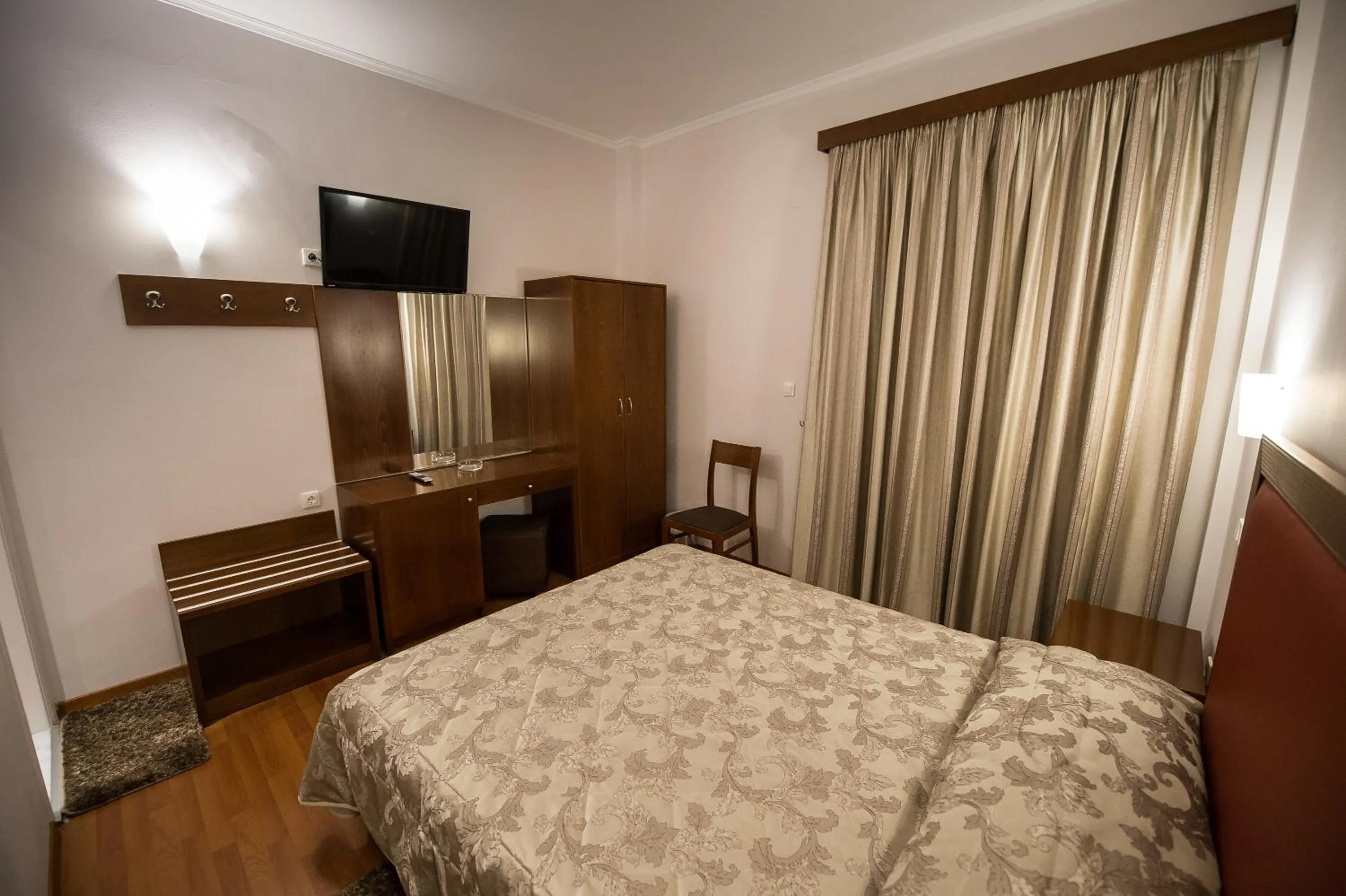 Photo of the whole room, Bed in Hotel Olympos