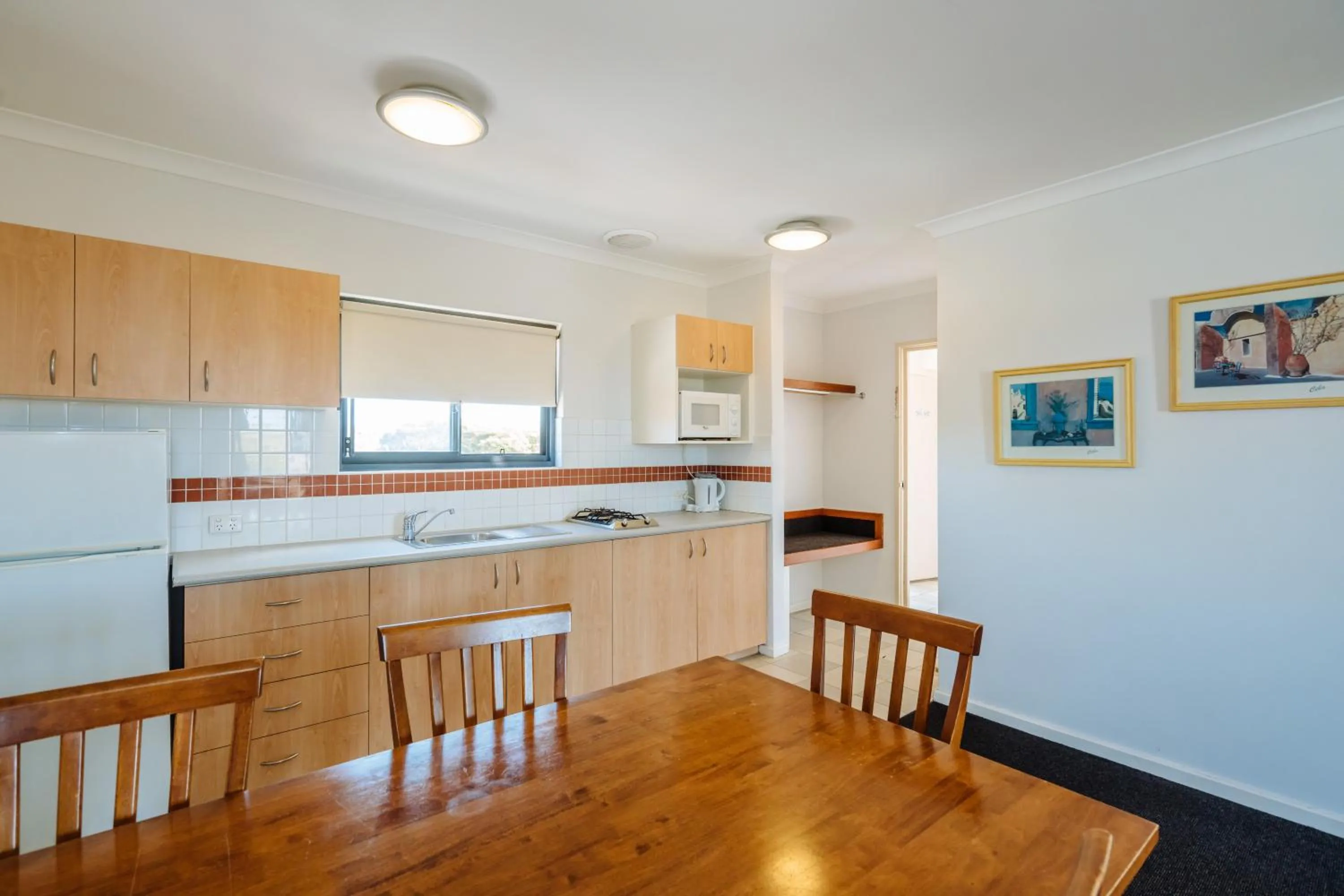 Kitchen or kitchenette in Canning Bridge Auto Lodge
