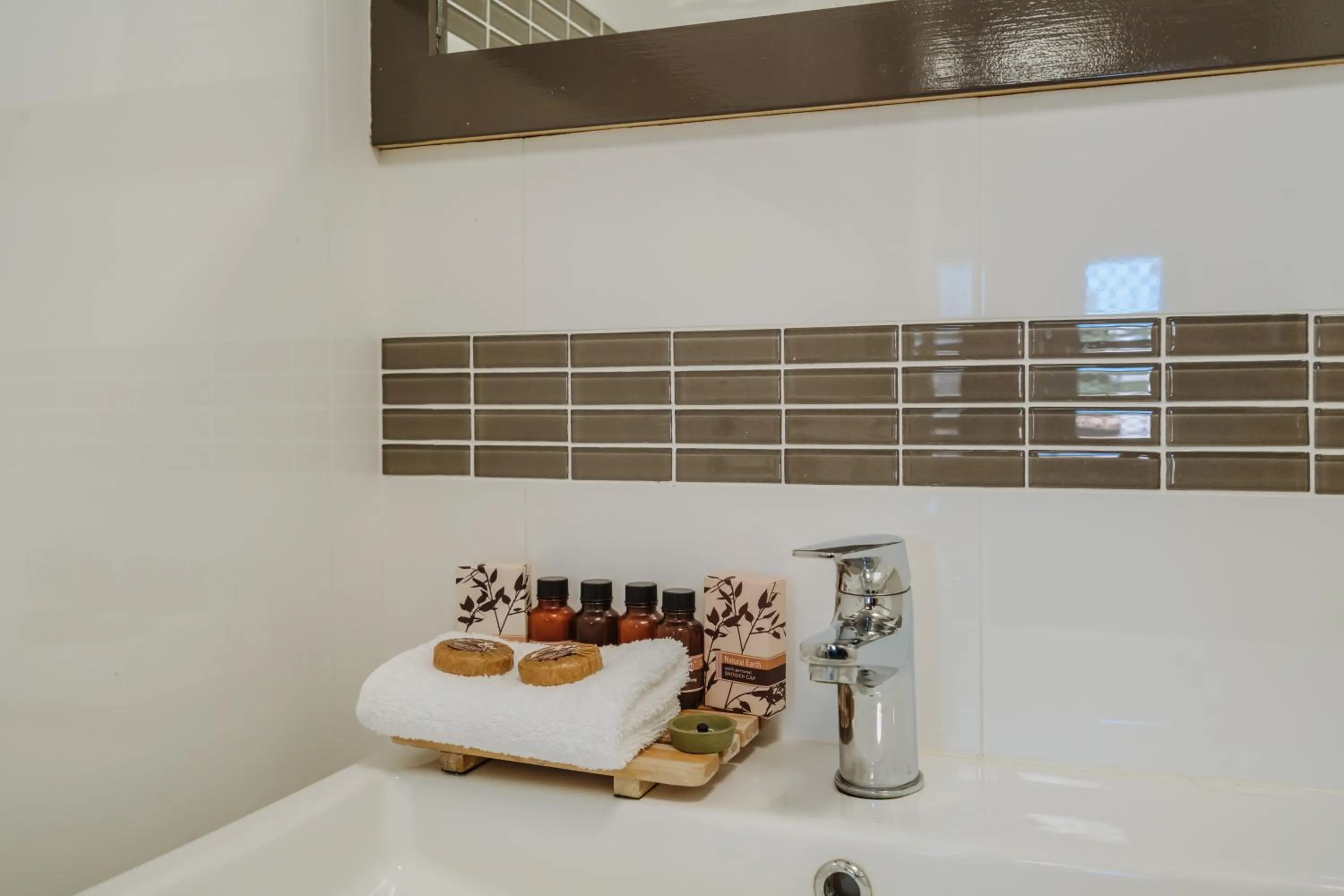 Bathroom in Canning Bridge Auto Lodge